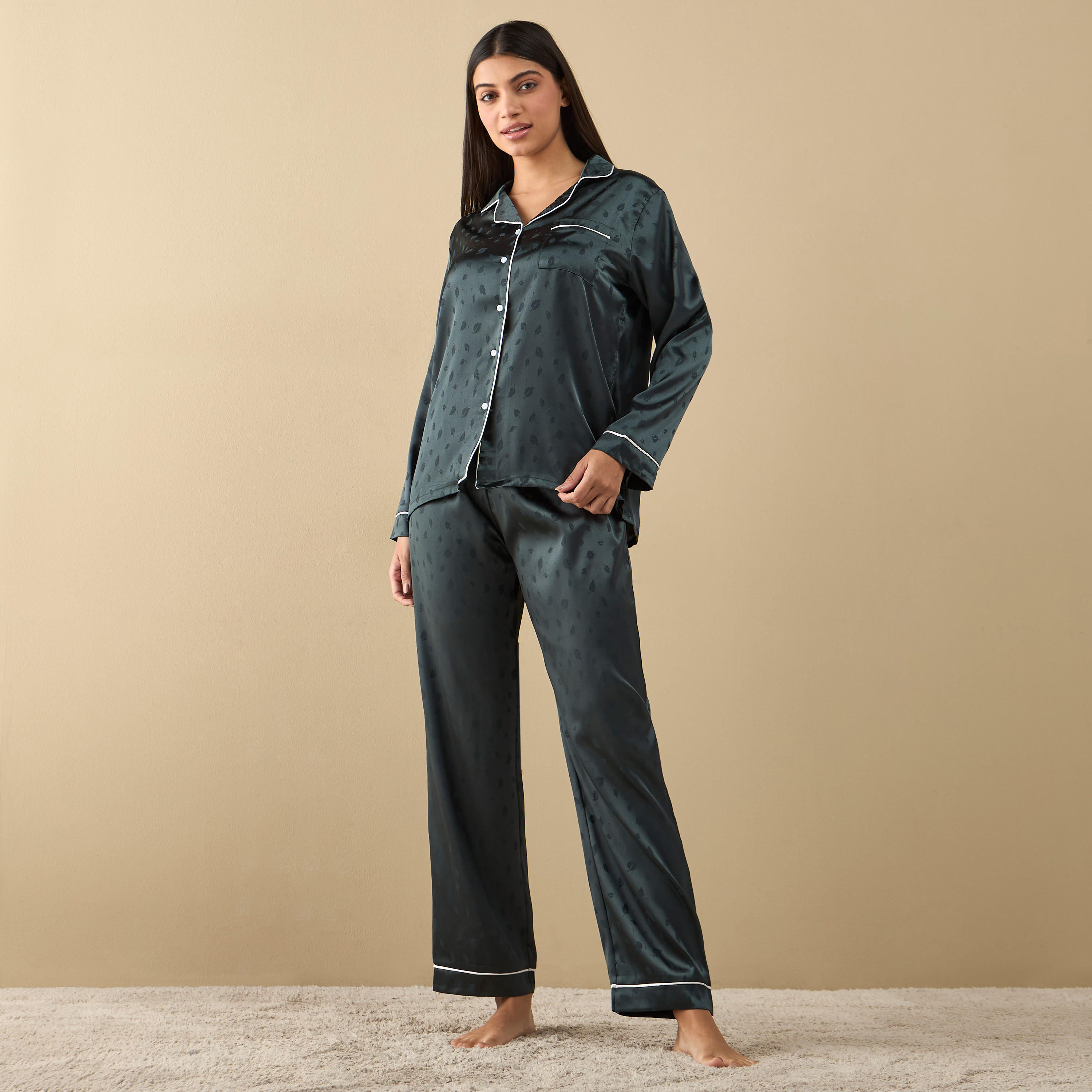 طقم بنطلون بيجاما بخصر مطاطي وقميص بأكمام طويلة وطبعات-women-clothing-nightwear-pyjamas-longsets-image-5