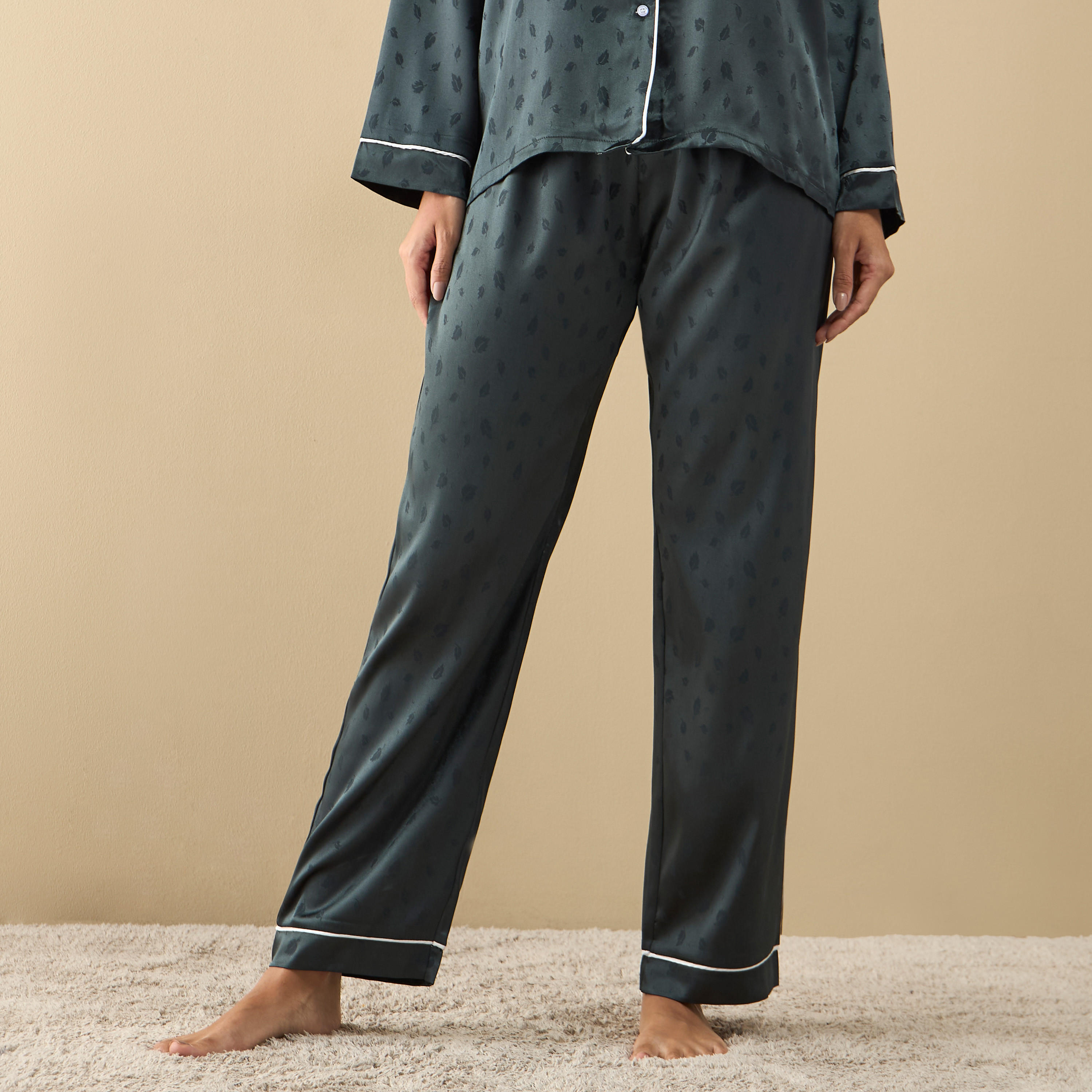 طقم بنطلون بيجاما بخصر مطاطي وقميص بأكمام طويلة وطبعات-women-clothing-nightwear-pyjamas-longsets-image-3