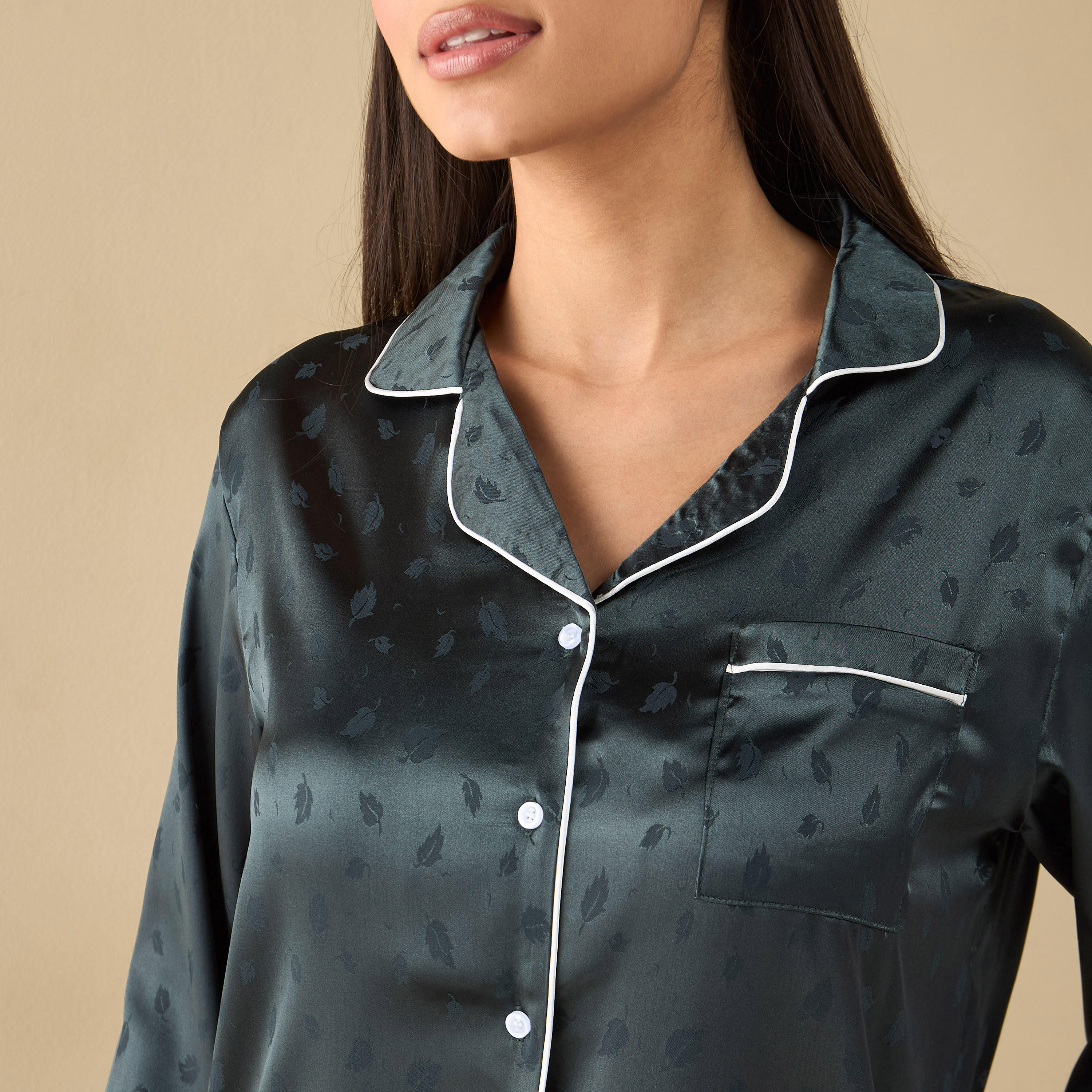 طقم بنطلون بيجاما بخصر مطاطي وقميص بأكمام طويلة وطبعات-women-clothing-nightwear-pyjamas-longsets-image-1