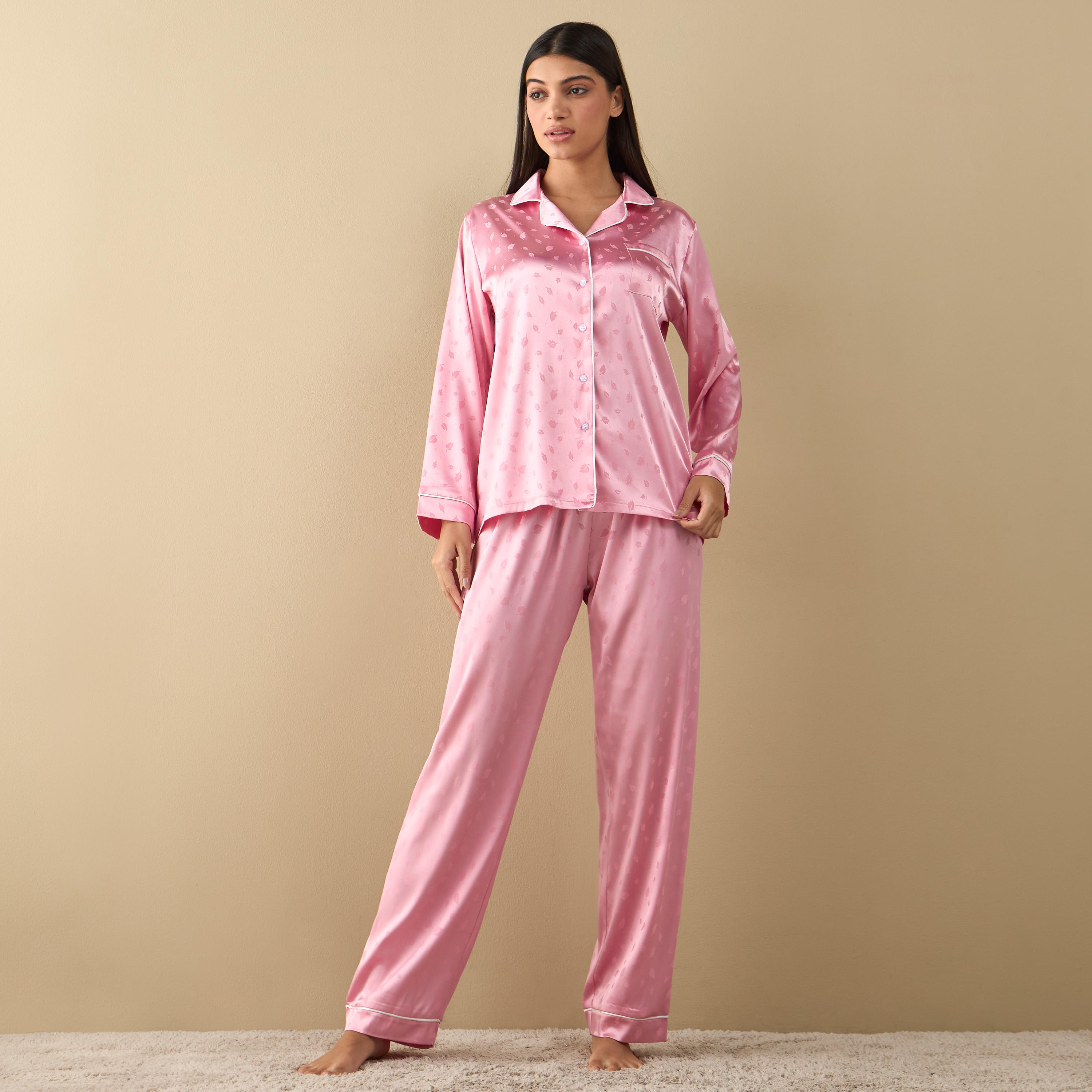 طقم بنطلون بيجاما بخصر مطاطي وقميص بأكمام طويلة وطبعات-women-clothing-nightwear-pyjamas-longsets-image-1