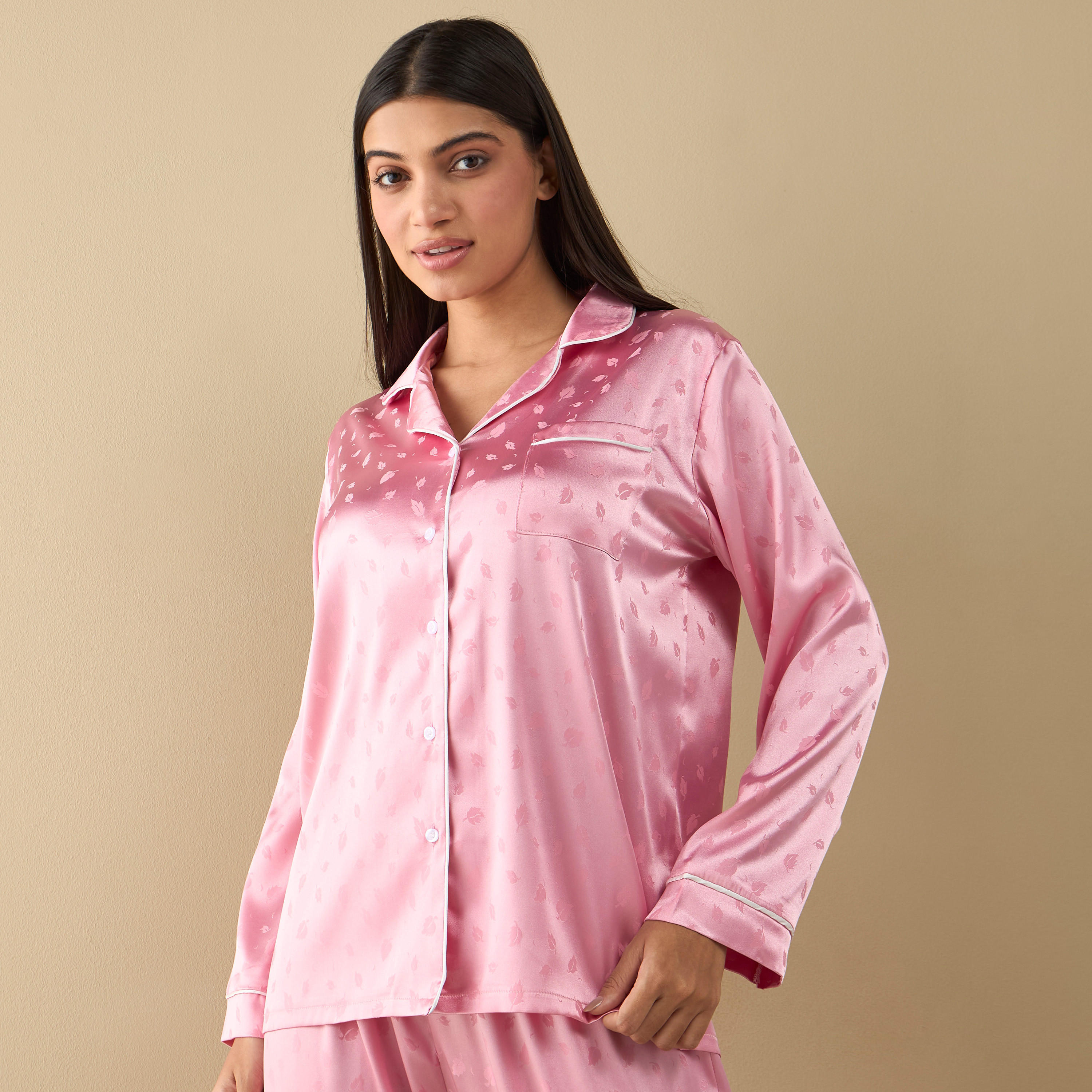 طقم بنطلون بيجاما بخصر مطاطي وقميص بأكمام طويلة وطبعات-women-clothing-nightwear-pyjamas-longsets-image-2