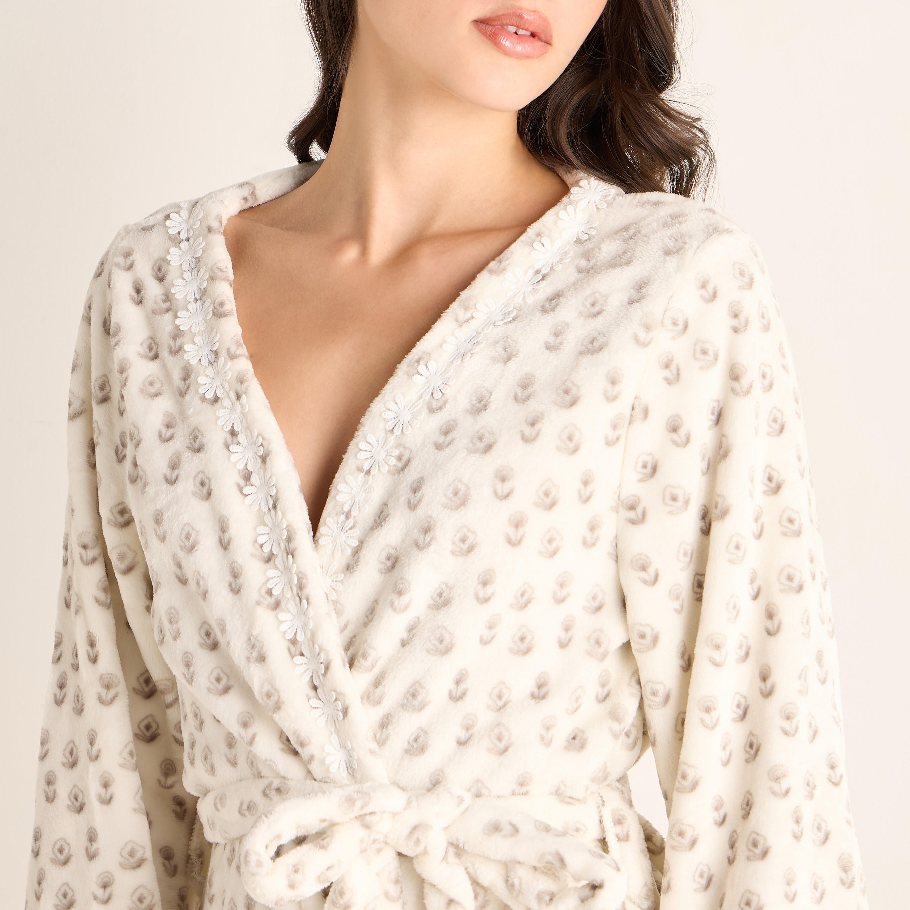 روب بارز الملمس بحزام ربط وجيوب-women-clothing-nightwear-robes-image-4