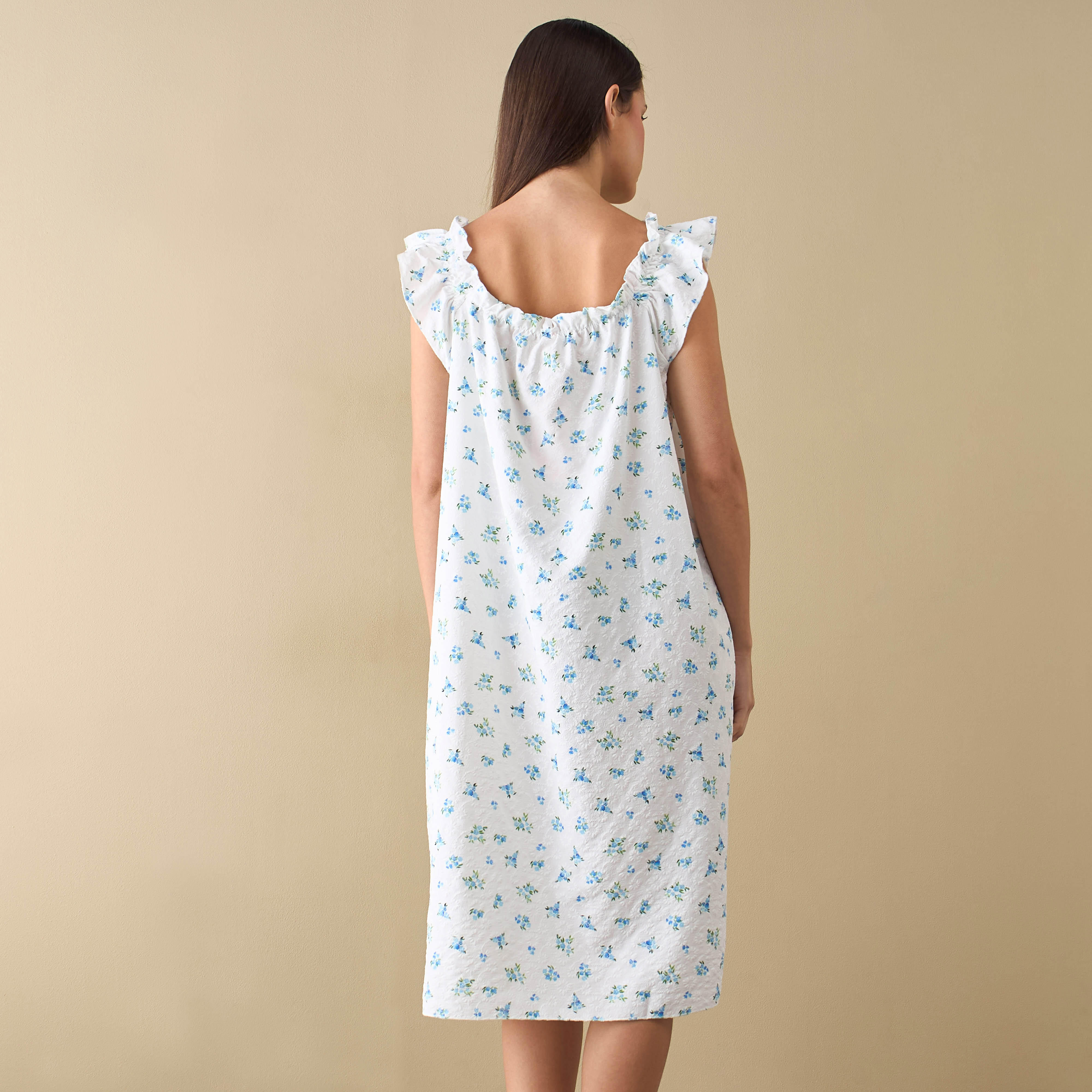 قميص نوم بطبعات زهور مع تفاصيل كشكش-women-clothing-nightwear-nighties-image-3