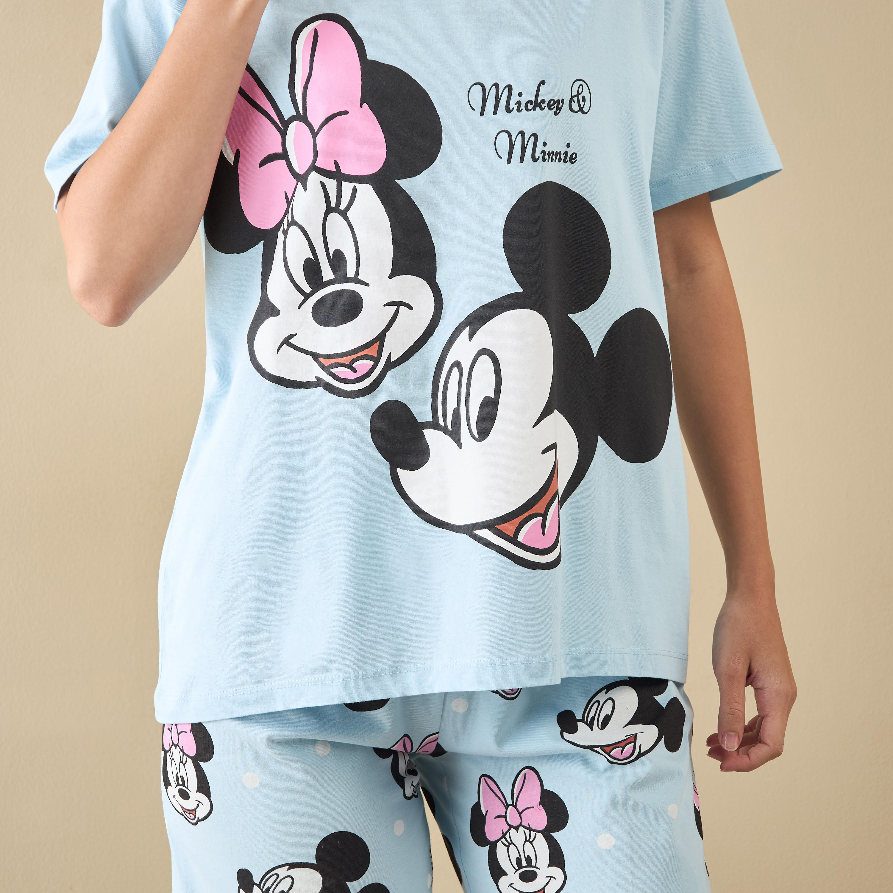 طقم بنطلون بيجاما وتيشيرت بطبعات ميكي وميني ماوس-women-clothing-nightwear-pyjamas-longsets-image-5