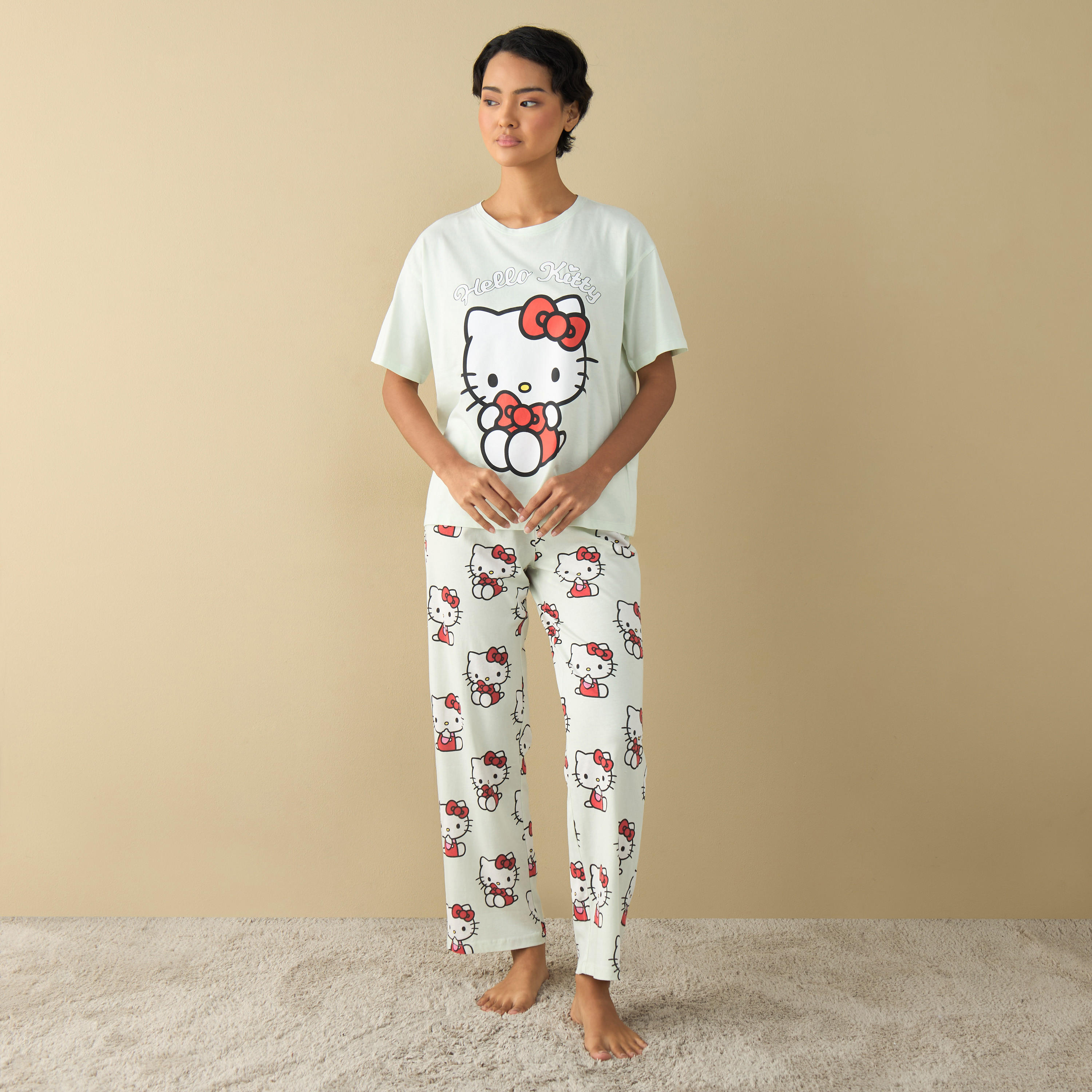 طقم بنطلون بيجاما وتيشيرت بطبعات هالو كيتي-women-clothing-nightwear-pyjamas-longsets-image-5