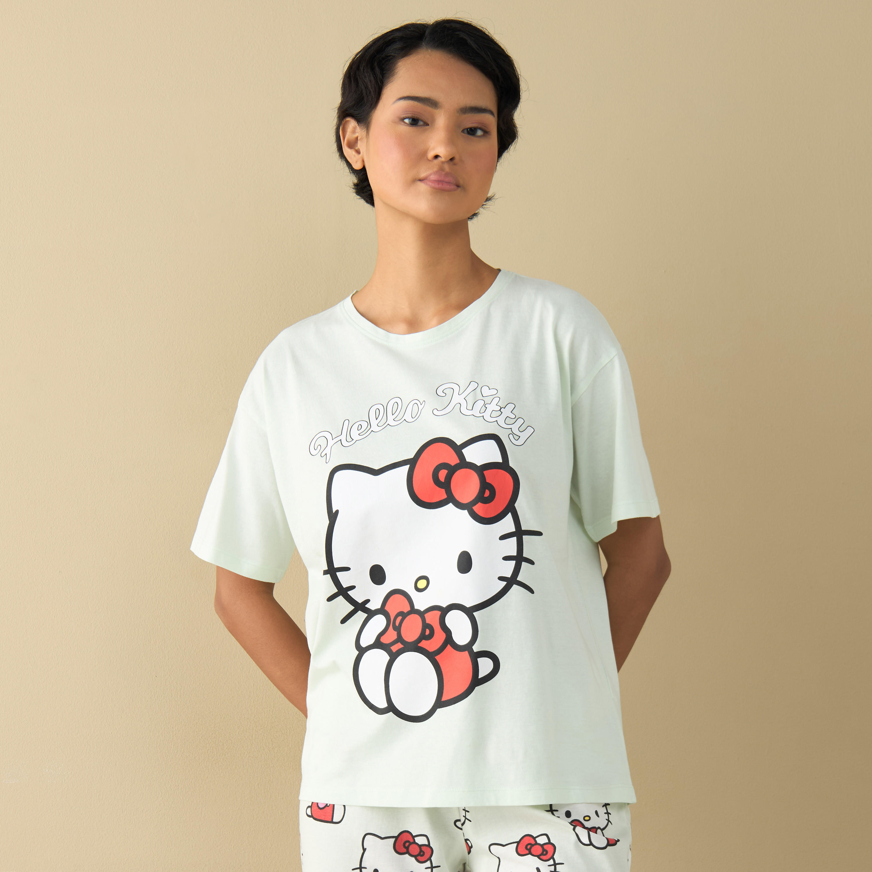 طقم بنطلون بيجاما وتيشيرت بطبعات هالو كيتي-women-clothing-nightwear-pyjamas-longsets-image-4