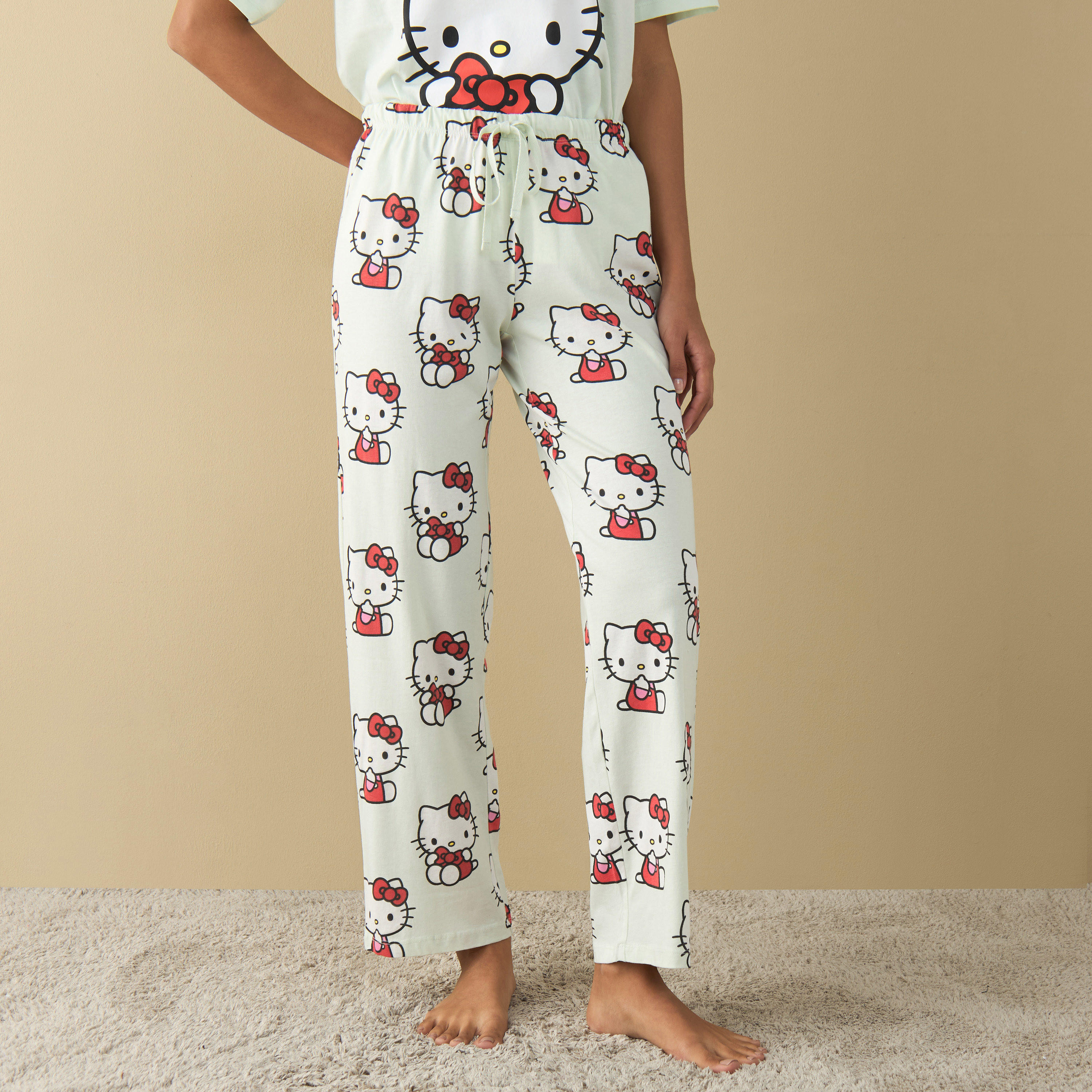 طقم بنطلون بيجاما وتيشيرت بطبعات هالو كيتي-women-clothing-nightwear-pyjamas-longsets-image-3