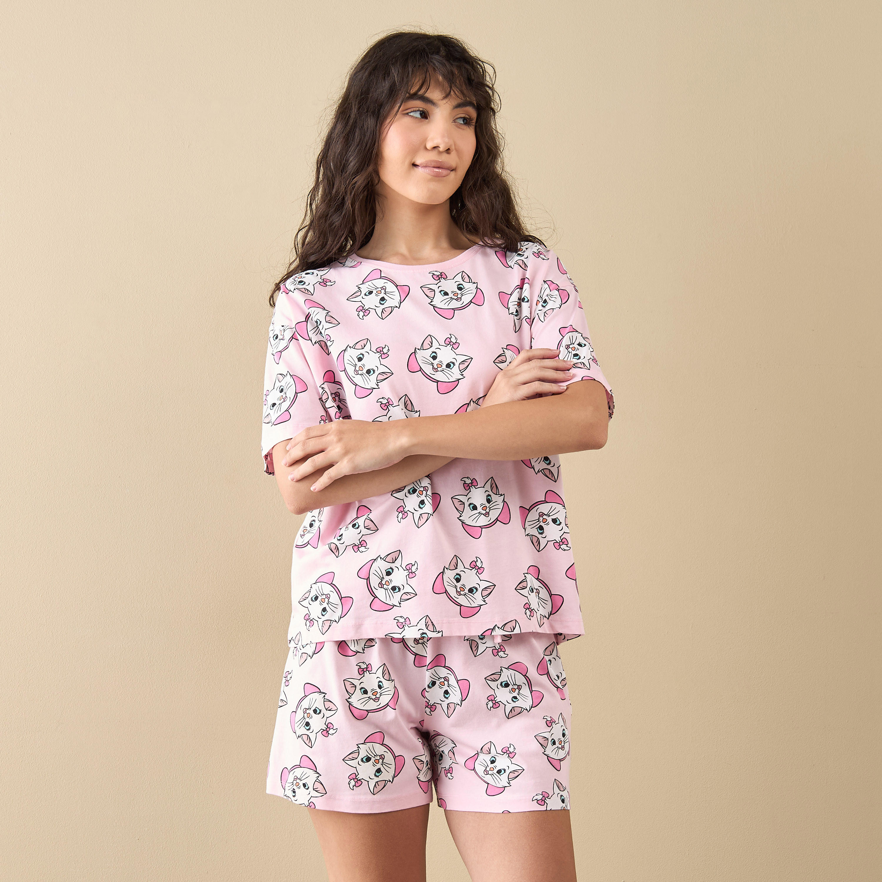 طقم شورت وتيشيرت بطبعات ماري-women-clothing-nightwear-pyjamas-shortsets-image-1
