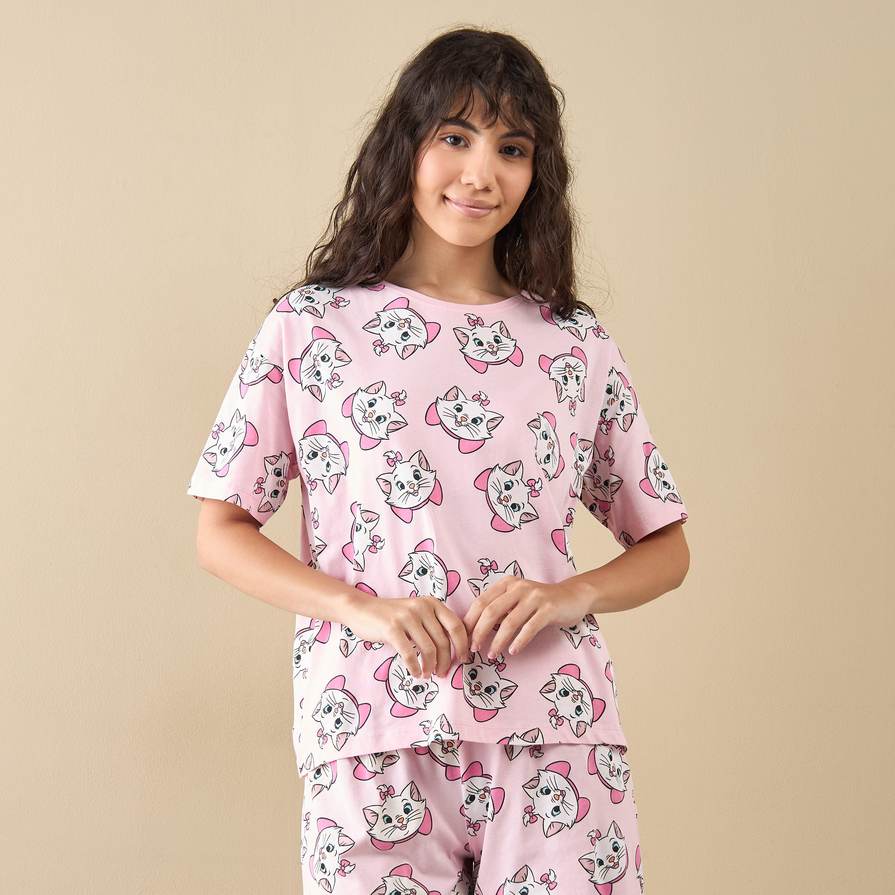 طقم شورت وتيشيرت بطبعات ماري-women-clothing-nightwear-pyjamas-shortsets-image-2
