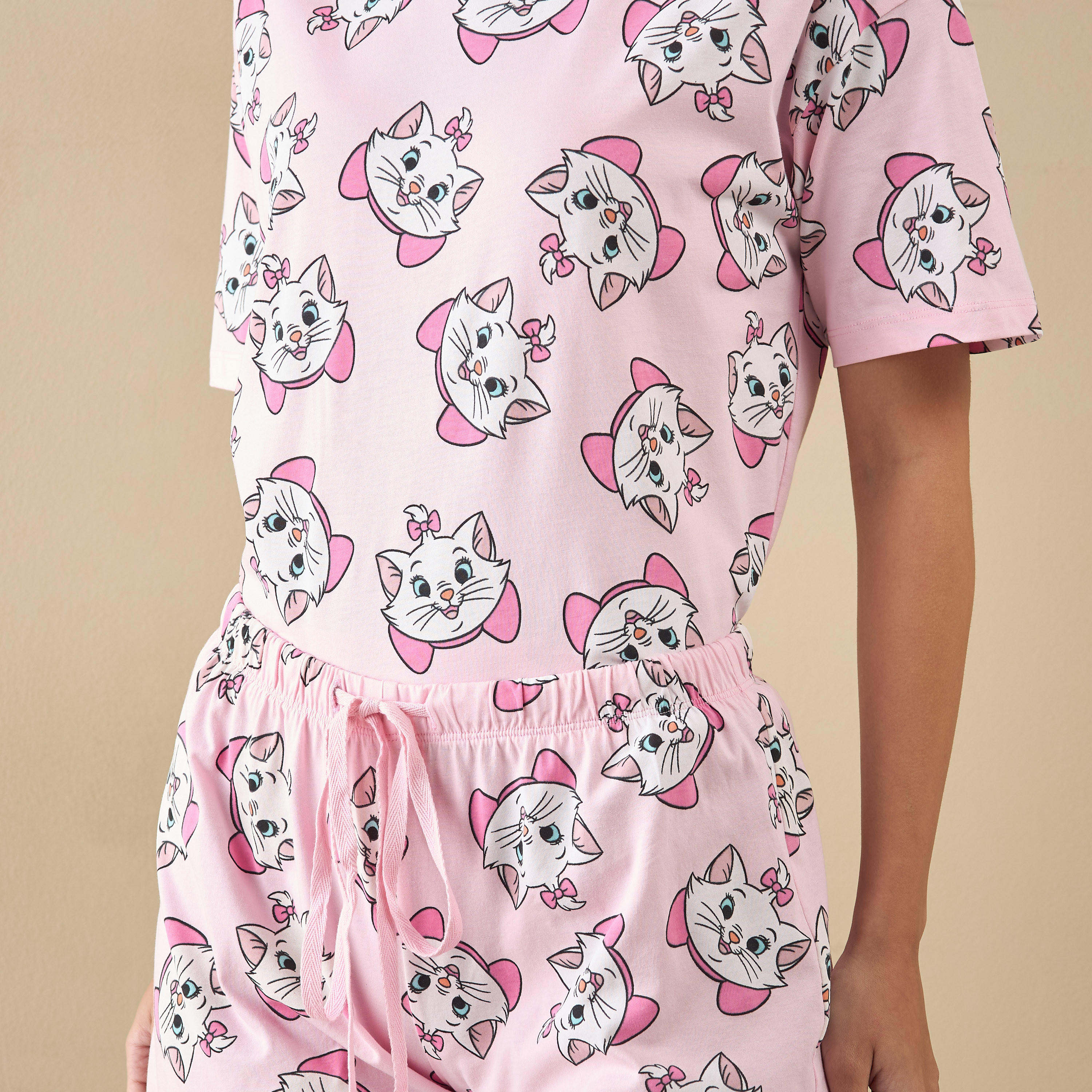 طقم شورت وتيشيرت بطبعات ماري-women-clothing-nightwear-pyjamas-shortsets-image-5