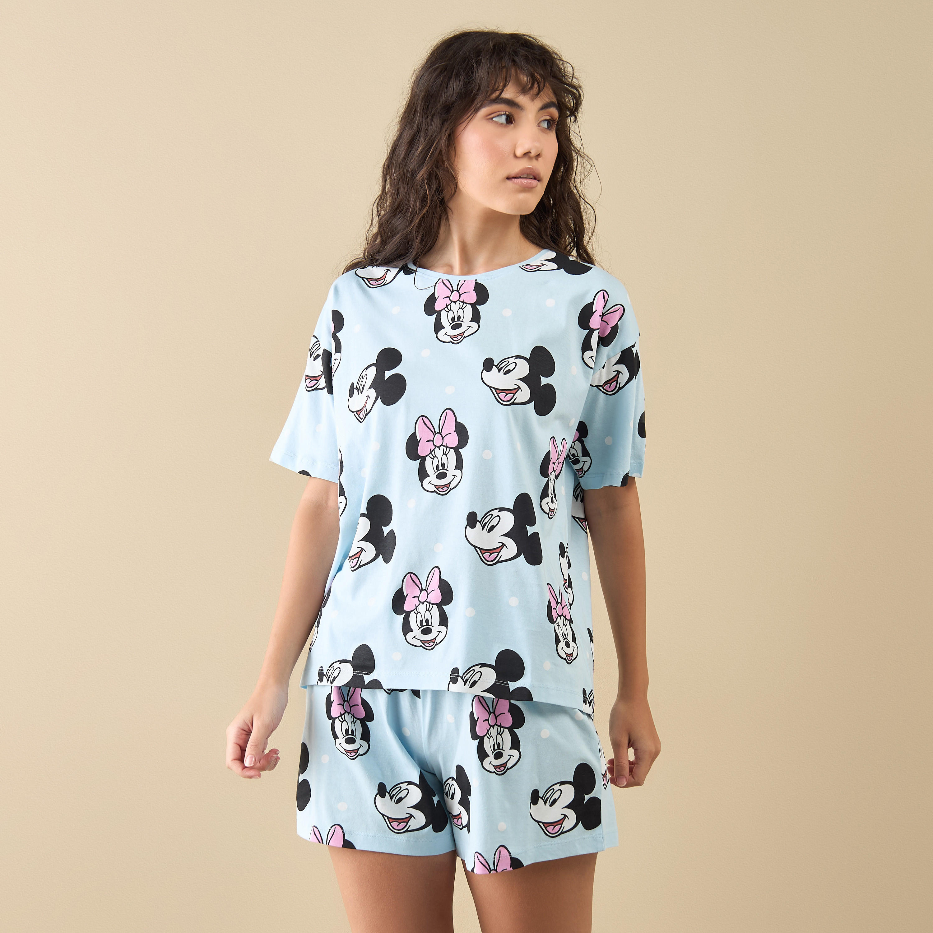 طقم شورت وتيشيرت بطبعات ميكي وميني-women-clothing-nightwear-pyjamas-shortsets-image-1