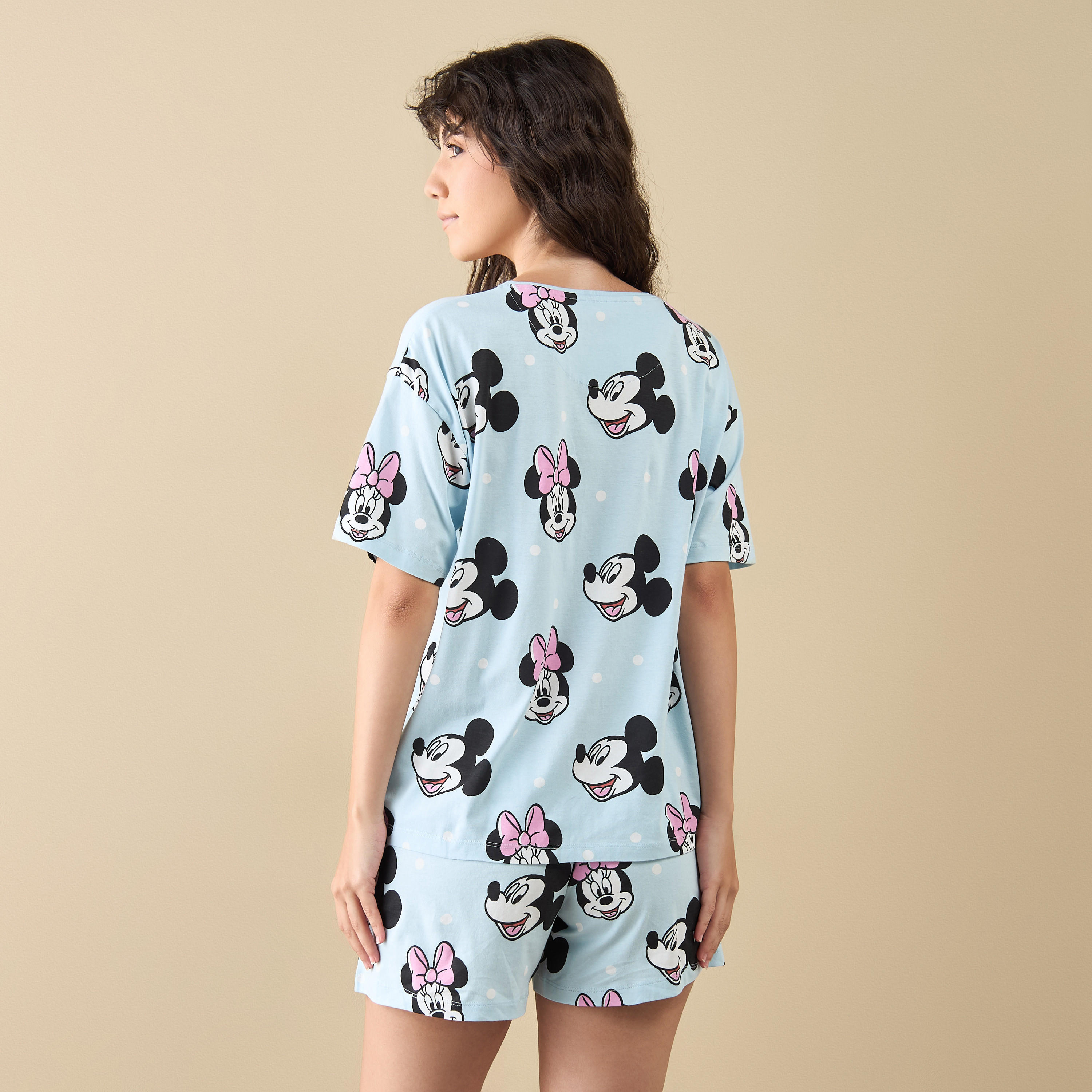 طقم شورت وتيشيرت بطبعات ميكي وميني-women-clothing-nightwear-pyjamas-shortsets-image-3