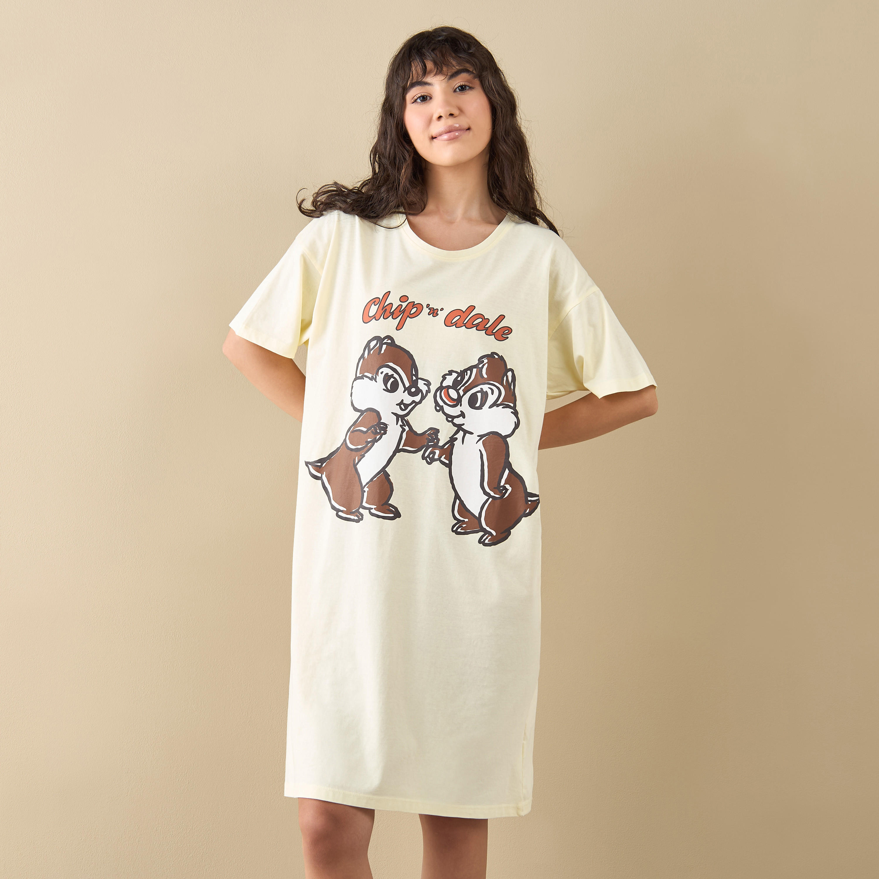 قميص نوم بأكمام قصيرة وطبعات تشيب آند ديل-women-clothing-nightwear-nighties-image-1