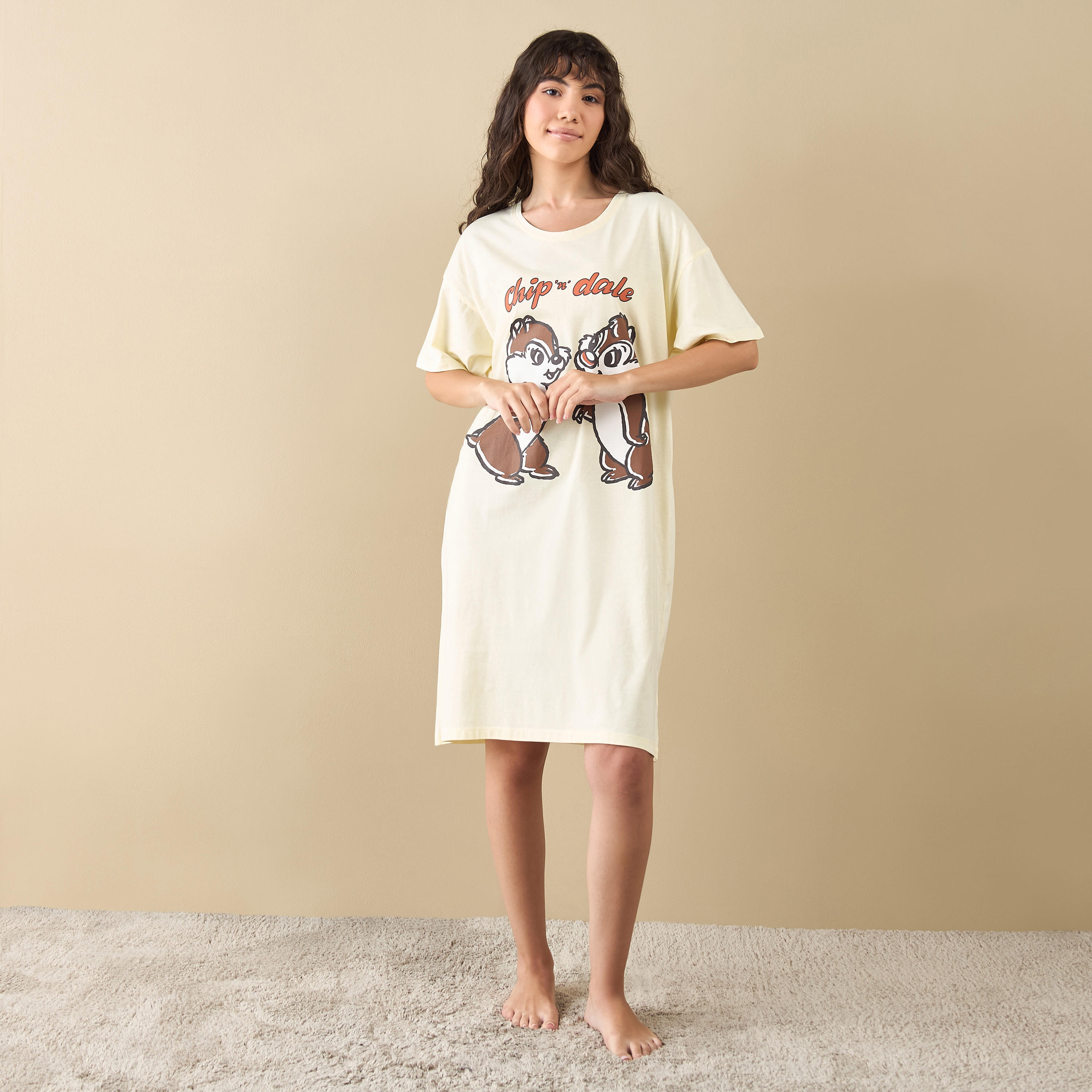 قميص نوم بأكمام قصيرة وطبعات تشيب آند ديل-women-clothing-nightwear-nighties-image-2