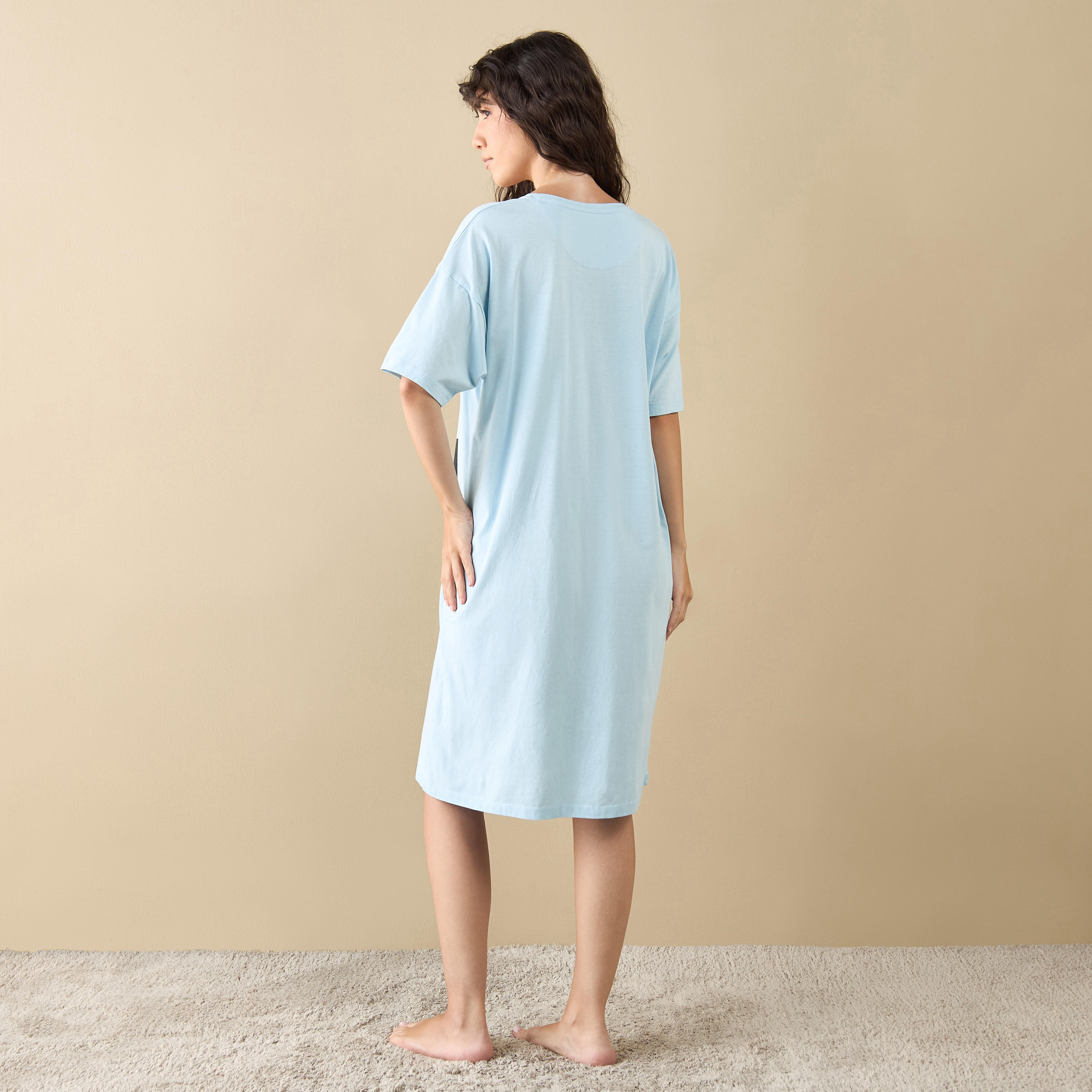 قميص نوم بأكمام قصيرة وطبعات ميكي وميني ماوس-women-clothing-nightwear-nighties-image-3