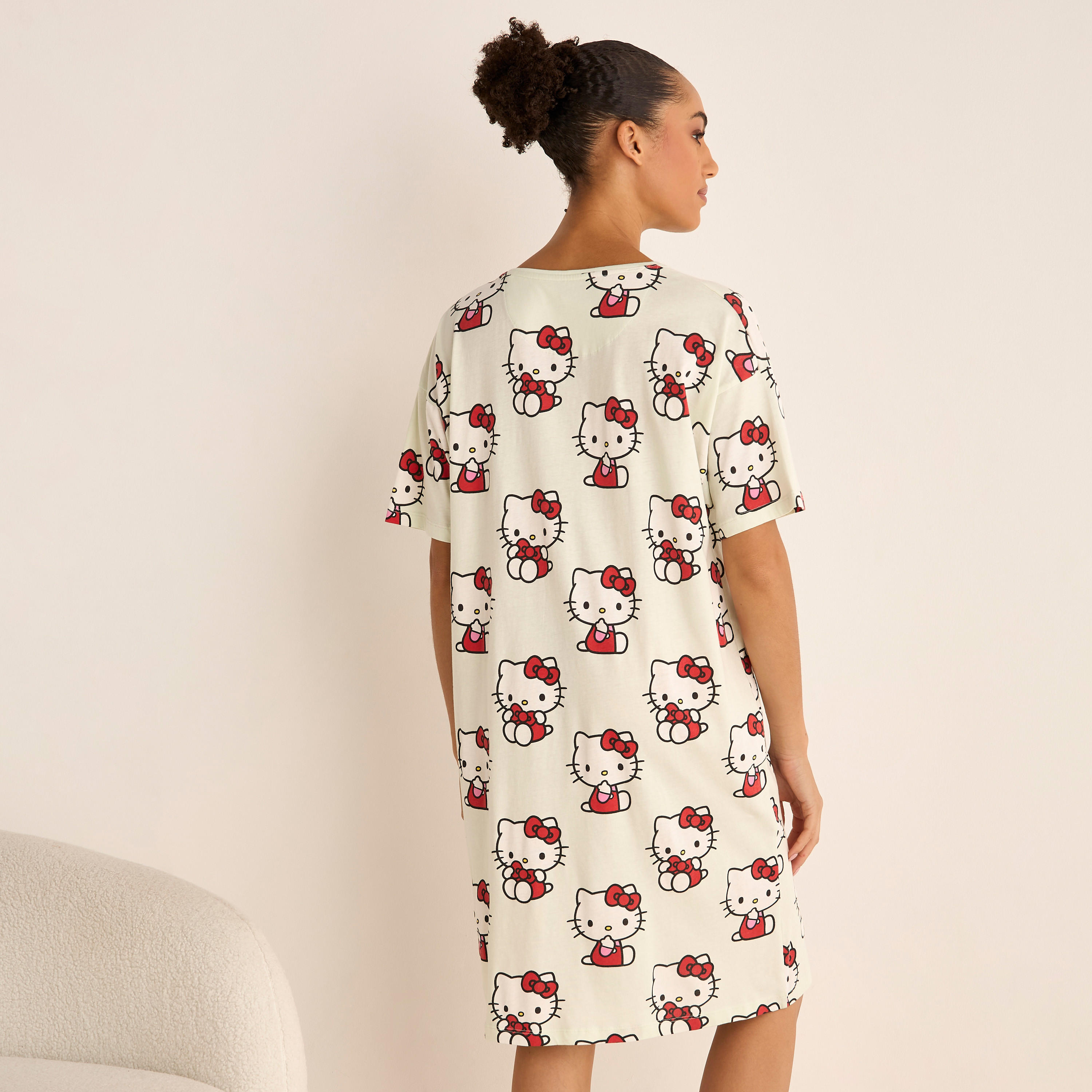 قميص نوم بأكمام قصيرة وطبعات هالو كيتي-women-clothing-nightwear-nighties-image-3