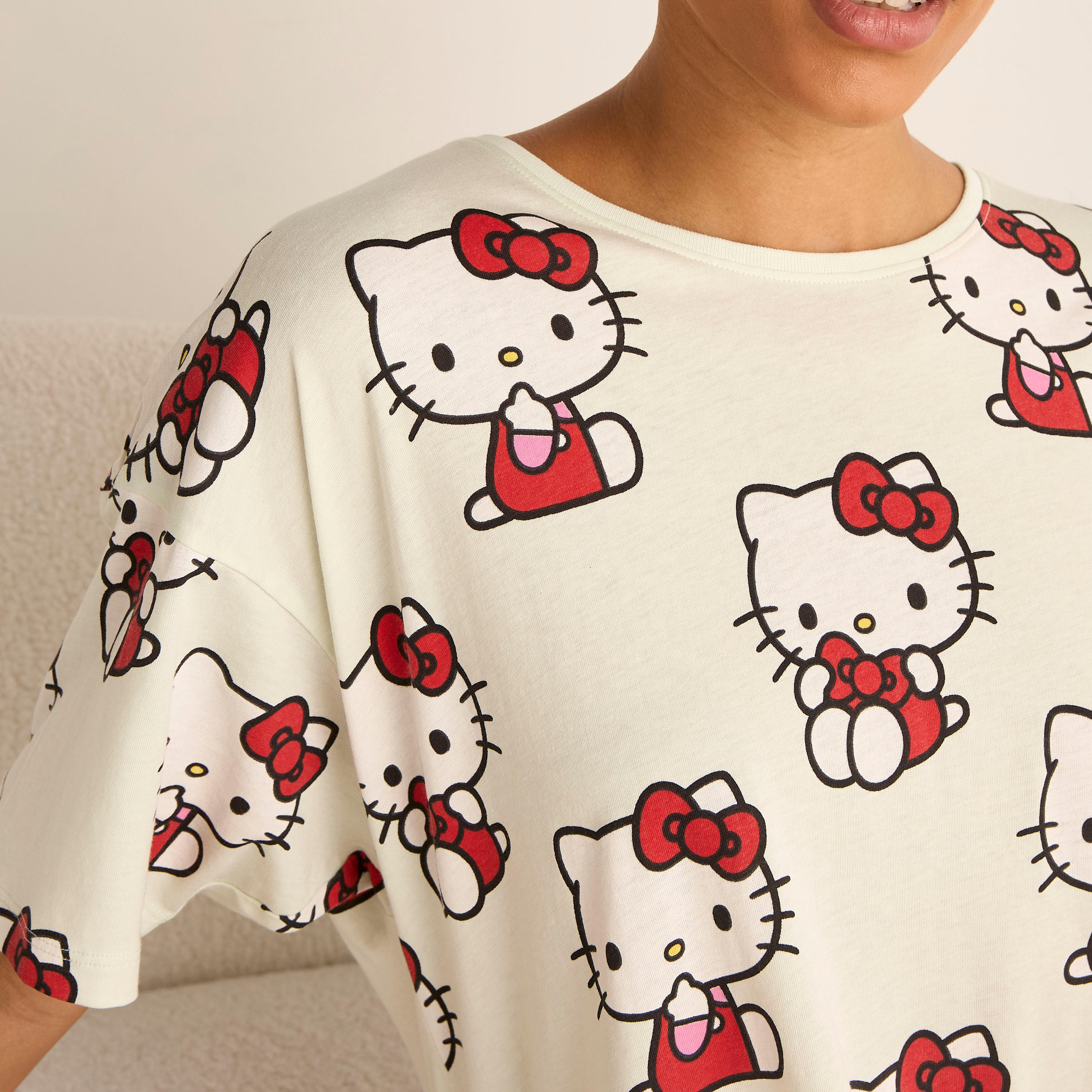 قميص نوم بأكمام قصيرة وطبعات هالو كيتي-women-clothing-nightwear-nighties-image-4