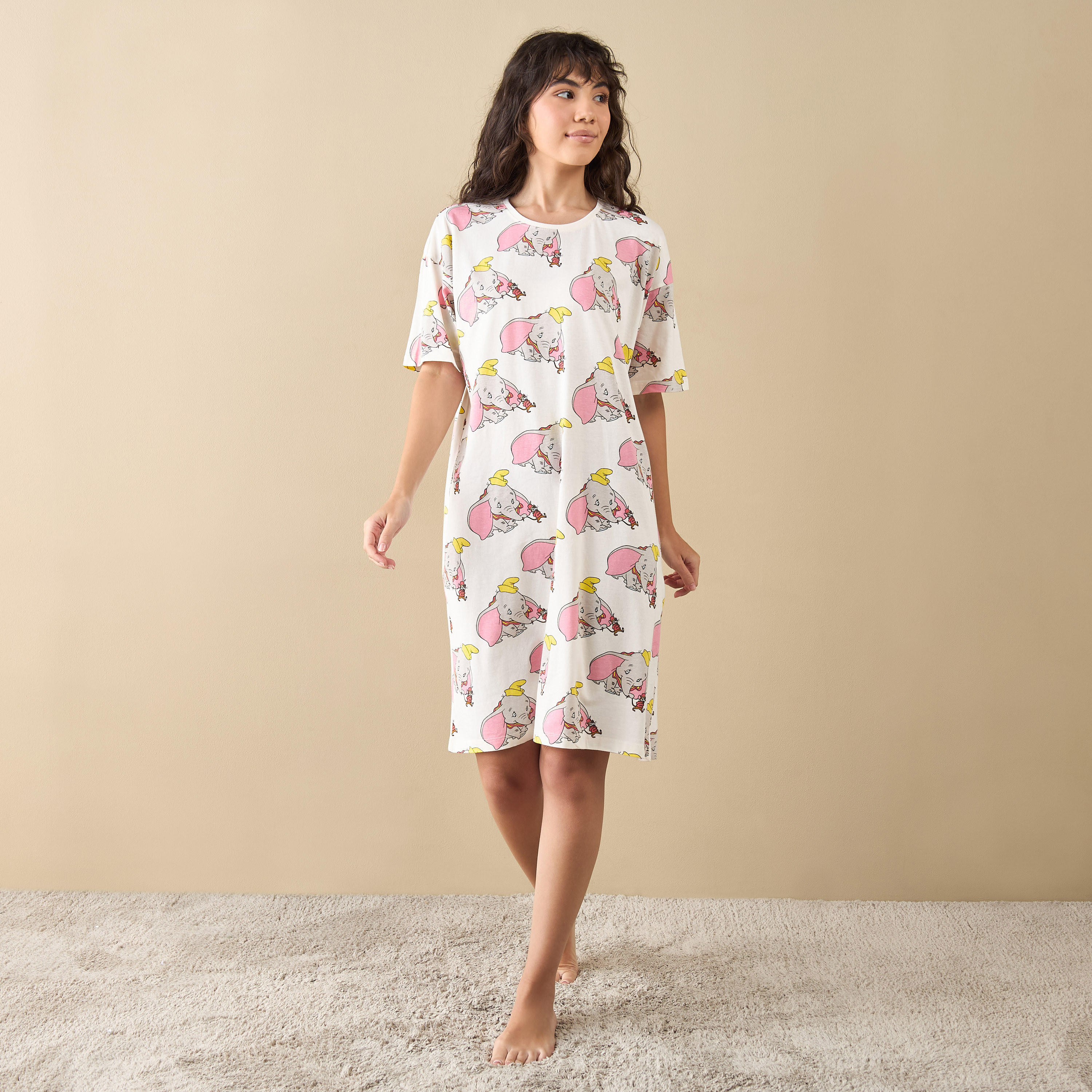 قميص نوم بأكمام قصيرة وطبعات دامبو-women-clothing-nightwear-nighties-image-3