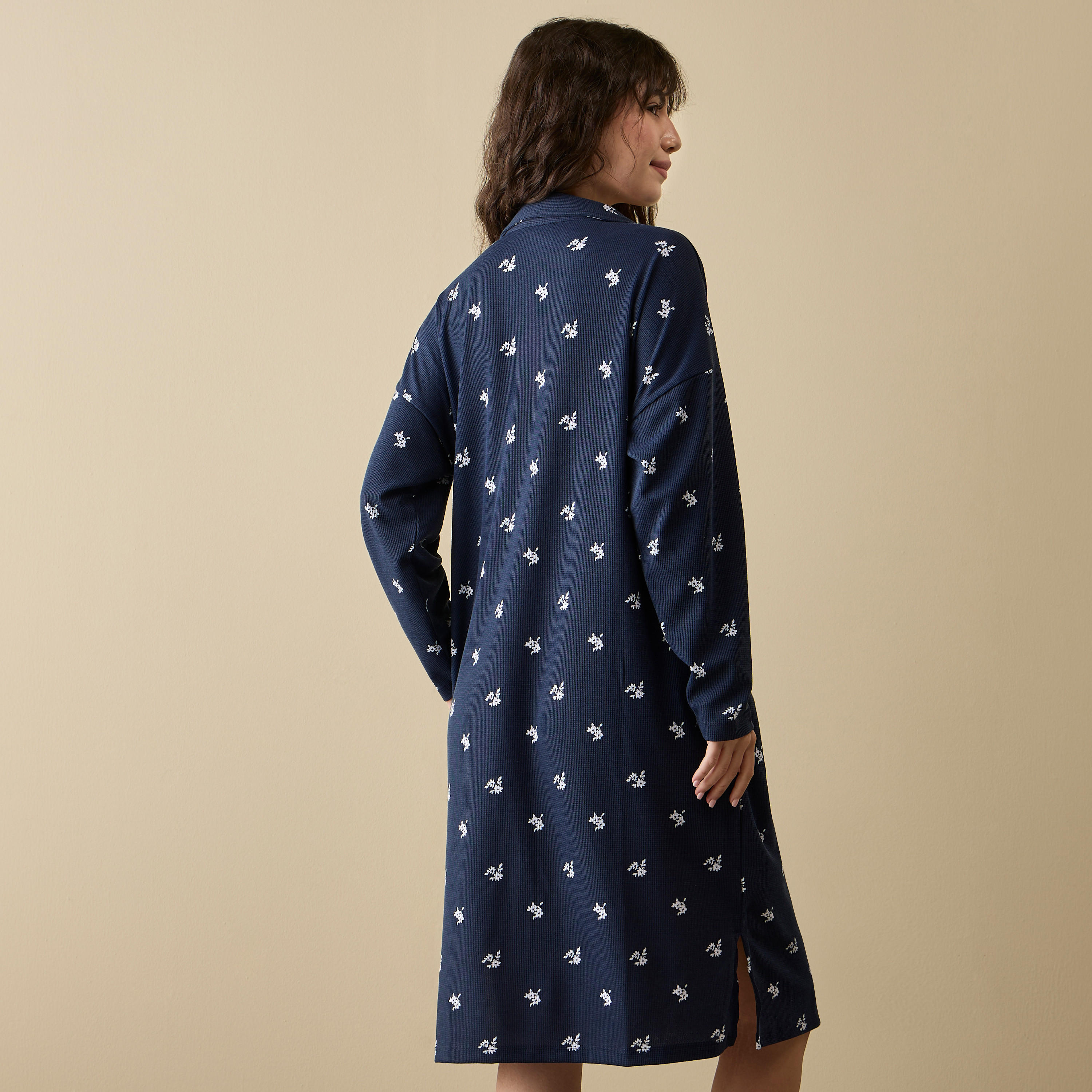 قميص نوم بياقة عاديّة وأكمام طويلة وطبعات-women-clothing-nightwear-nighties-image-3