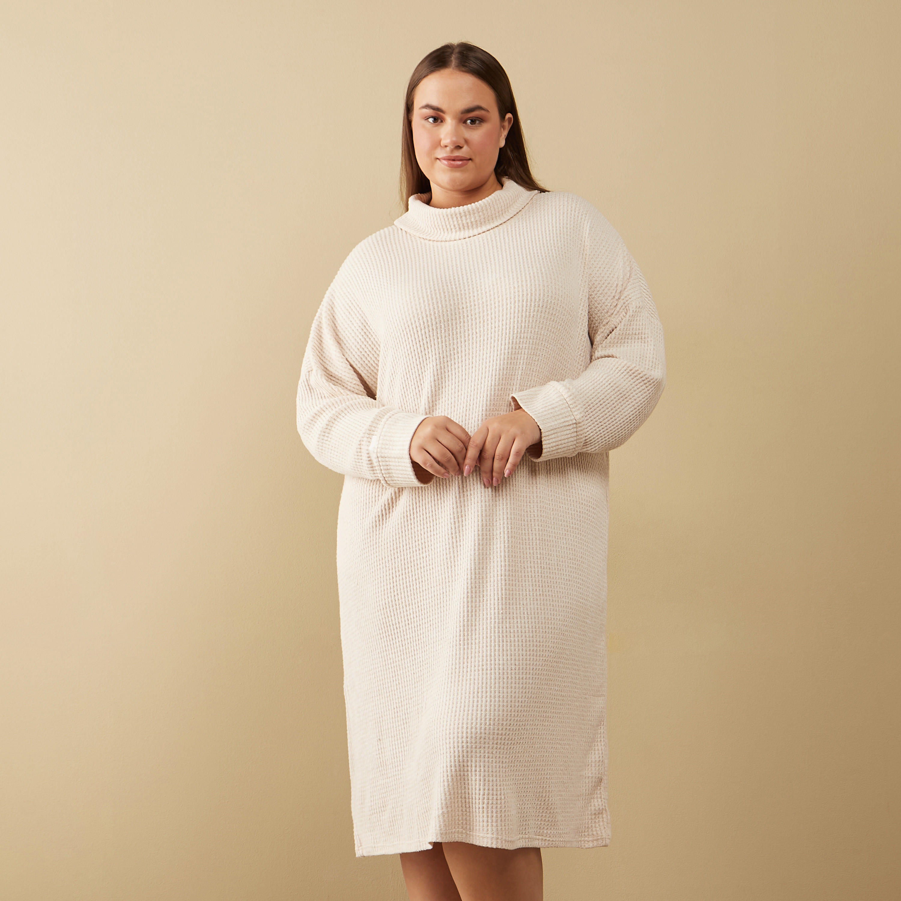 فستان وافل بارز الملمس بياقة منسدلة وأكمام طويلة-women-clothing-nightwear-nighties-image-1