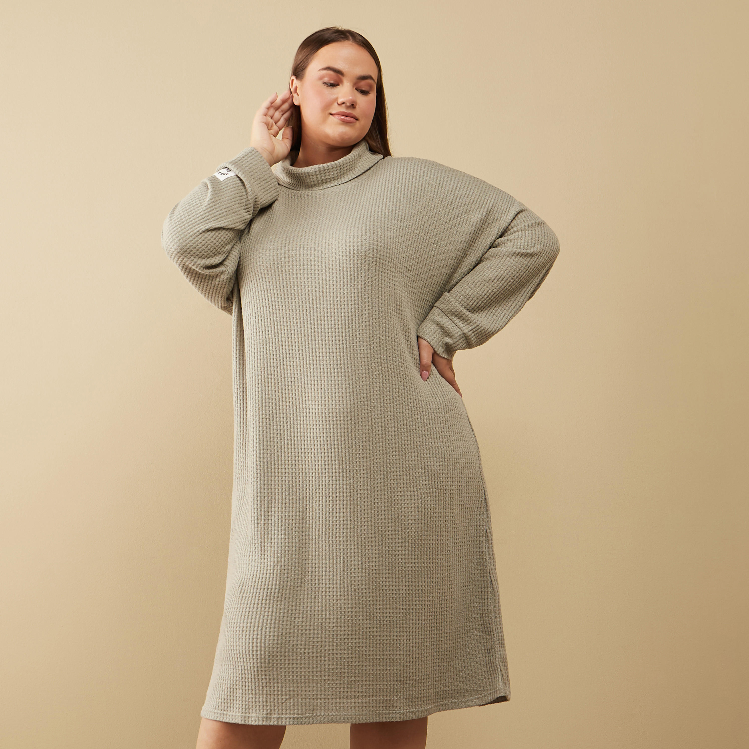 فستان وافل بارز الملمس بياقة منسدلة وأكمام طويلة-women-clothing-nightwear-nighties-image-1