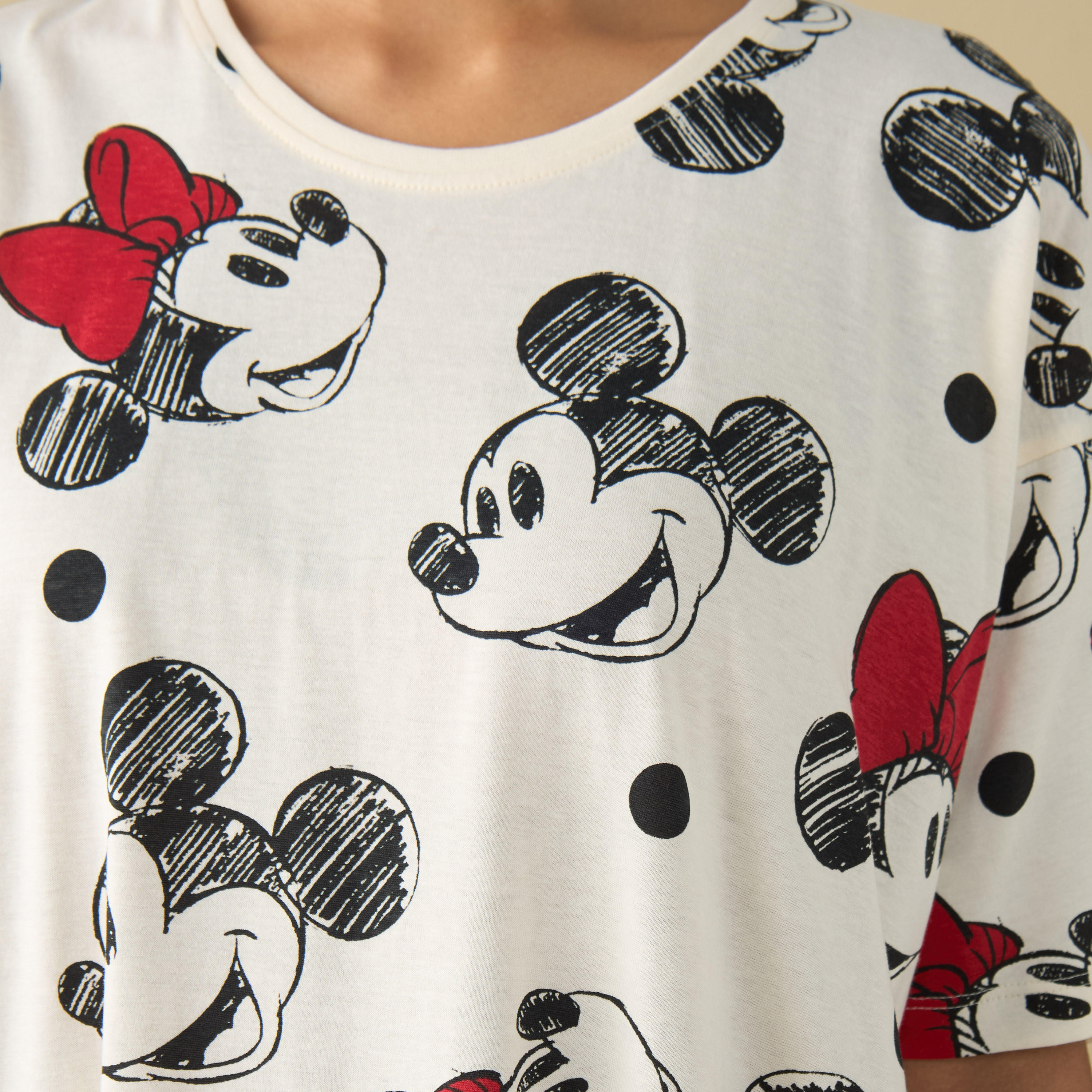 قميص نوم بأكمام قصيرة وطبعات ميكي وميني-women-clothing-nightwear-nighties-image-4
