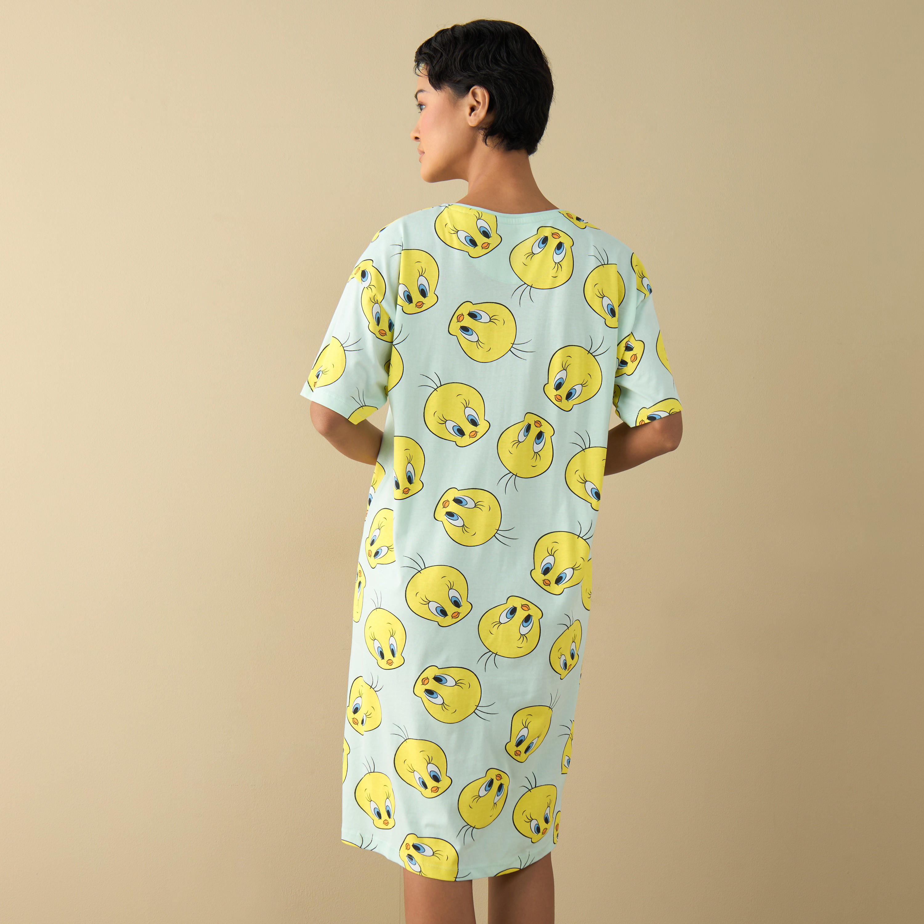 قميص نوم بأكمام قصيرة وطبعات تويتي-women-clothing-nightwear-nighties-image-3