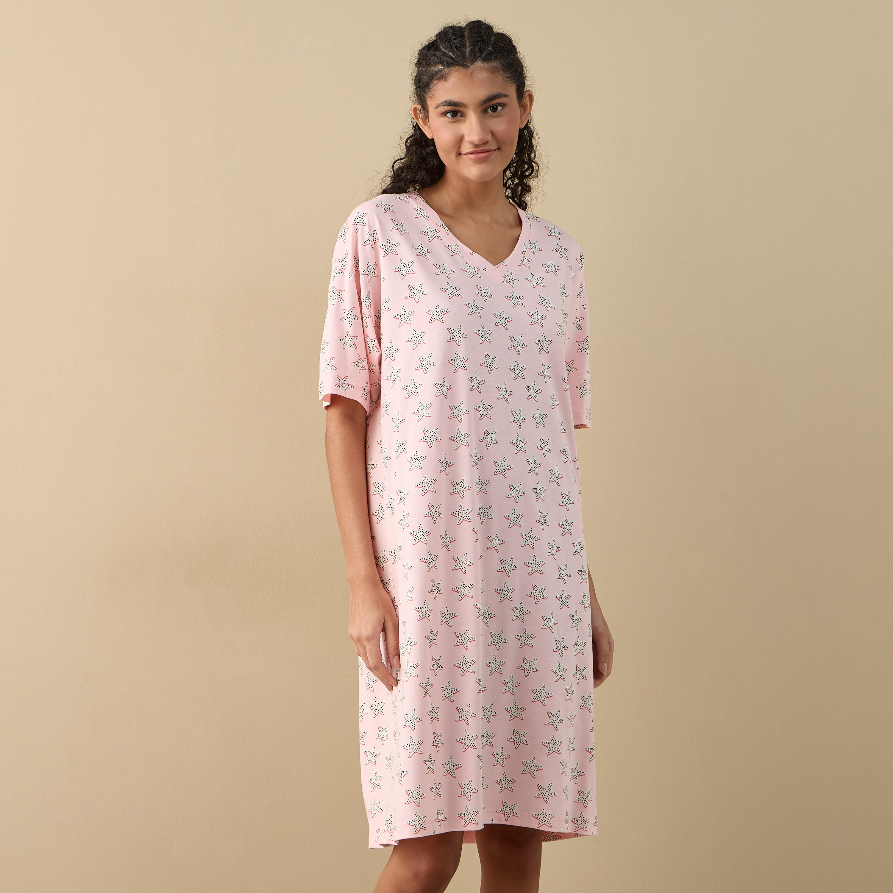 قميص نوم بياقة V وأكمام قصيرة وطبعات-women-clothing-nightwear-nighties-image-1