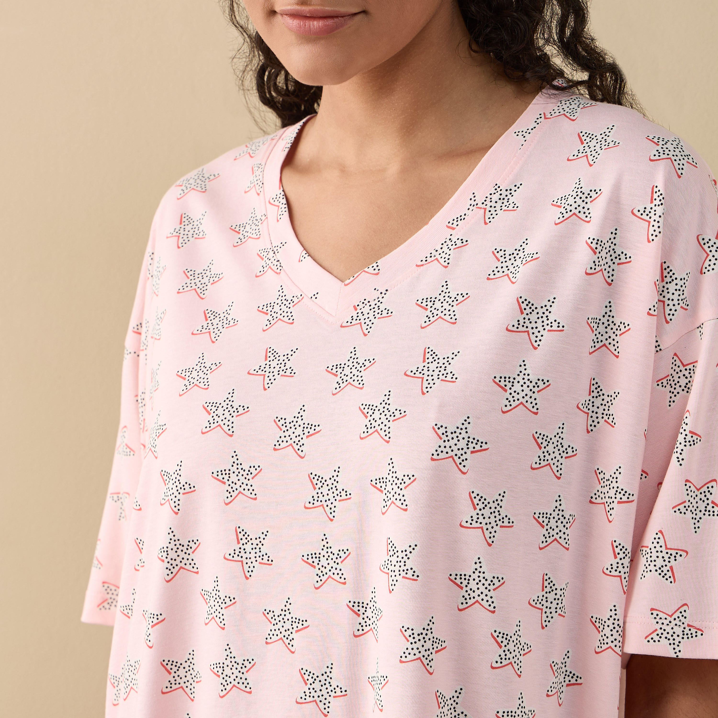 قميص نوم بياقة V وأكمام قصيرة وطبعات-women-clothing-nightwear-nighties-image-4