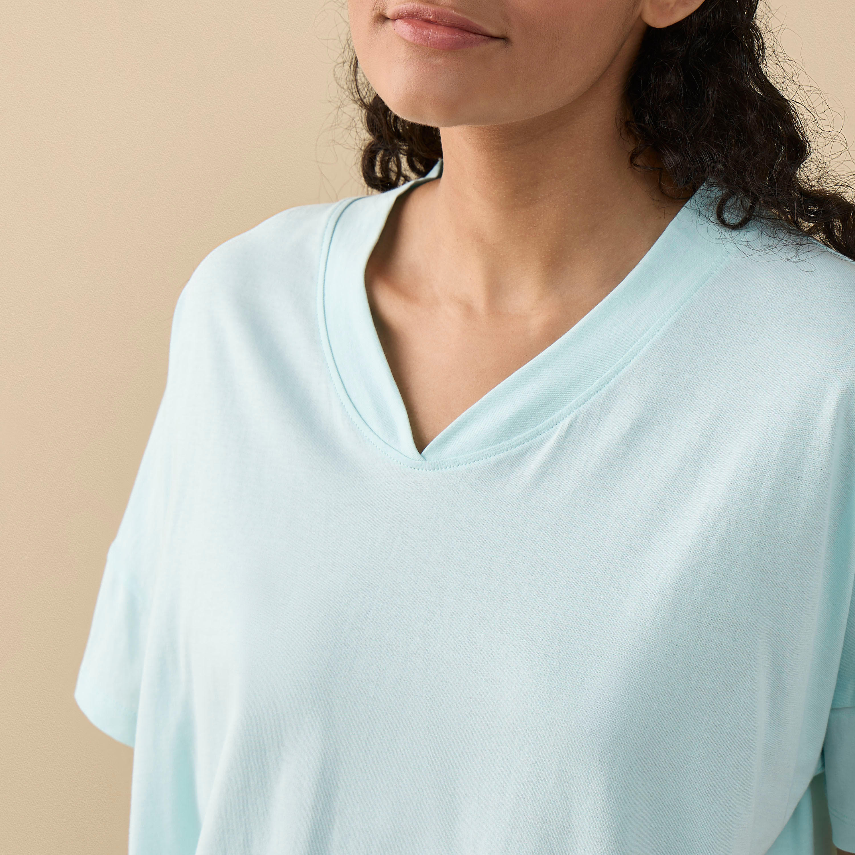 طقم بنطلون بيجاما بطبعات زهرية وبلوزة بياقة V-women-clothing-nightwear-pyjamas-longsets-image-5