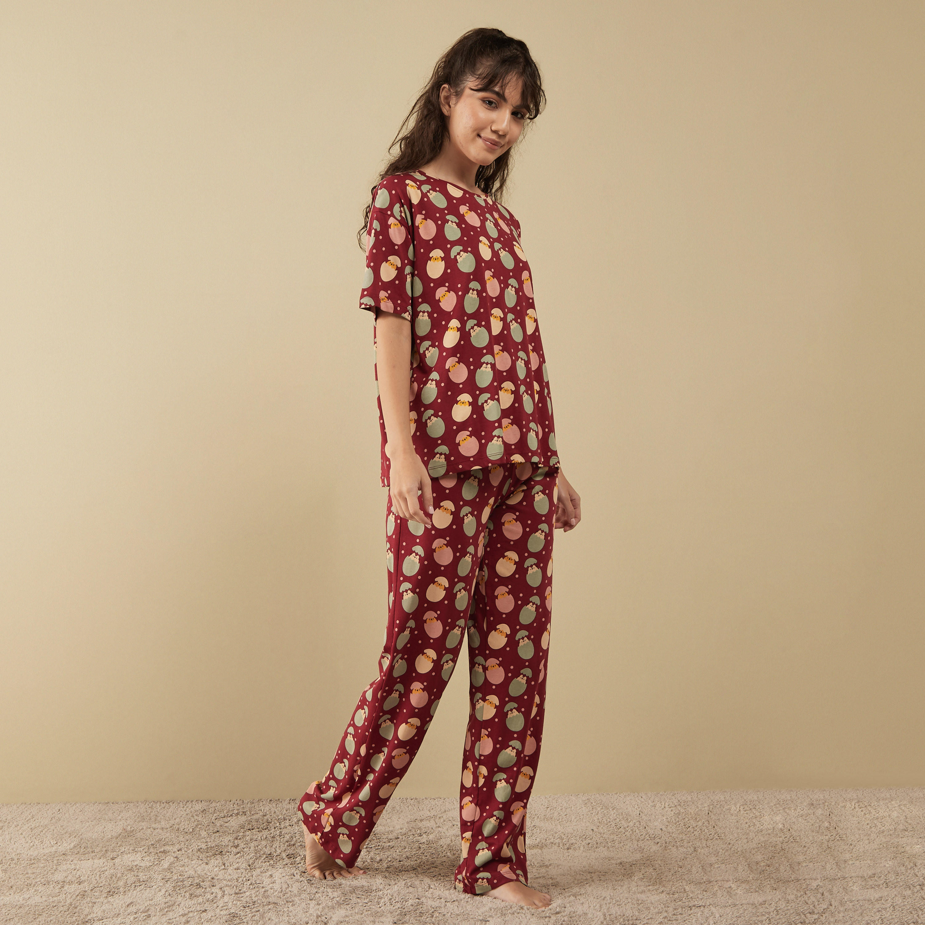 طقم بيجاما وتيشيرت بطبعات-women-clothing-nightwear-pyjamas-bottoms-image-1