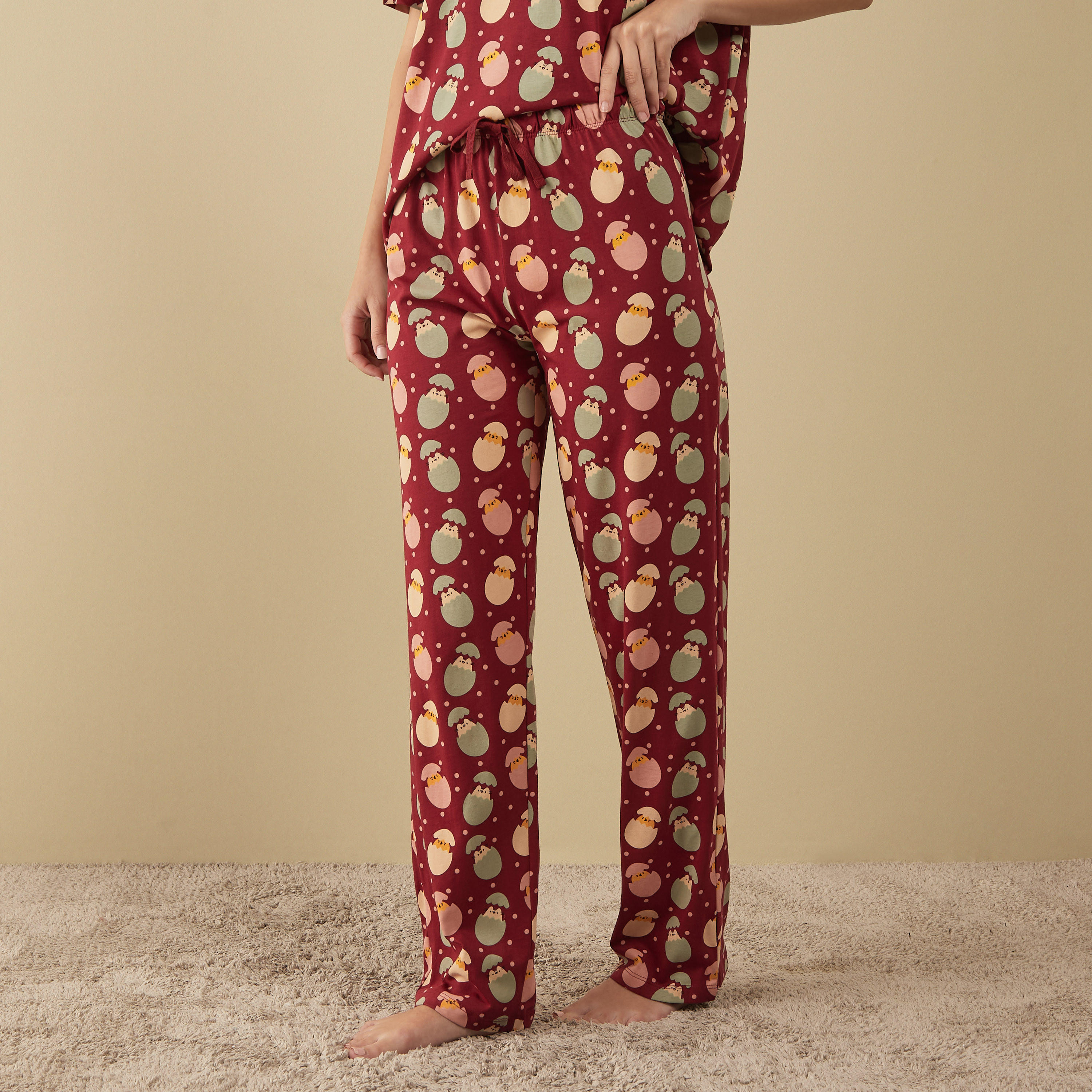 طقم بيجاما وتيشيرت بطبعات-women-clothing-nightwear-pyjamas-bottoms-image-3