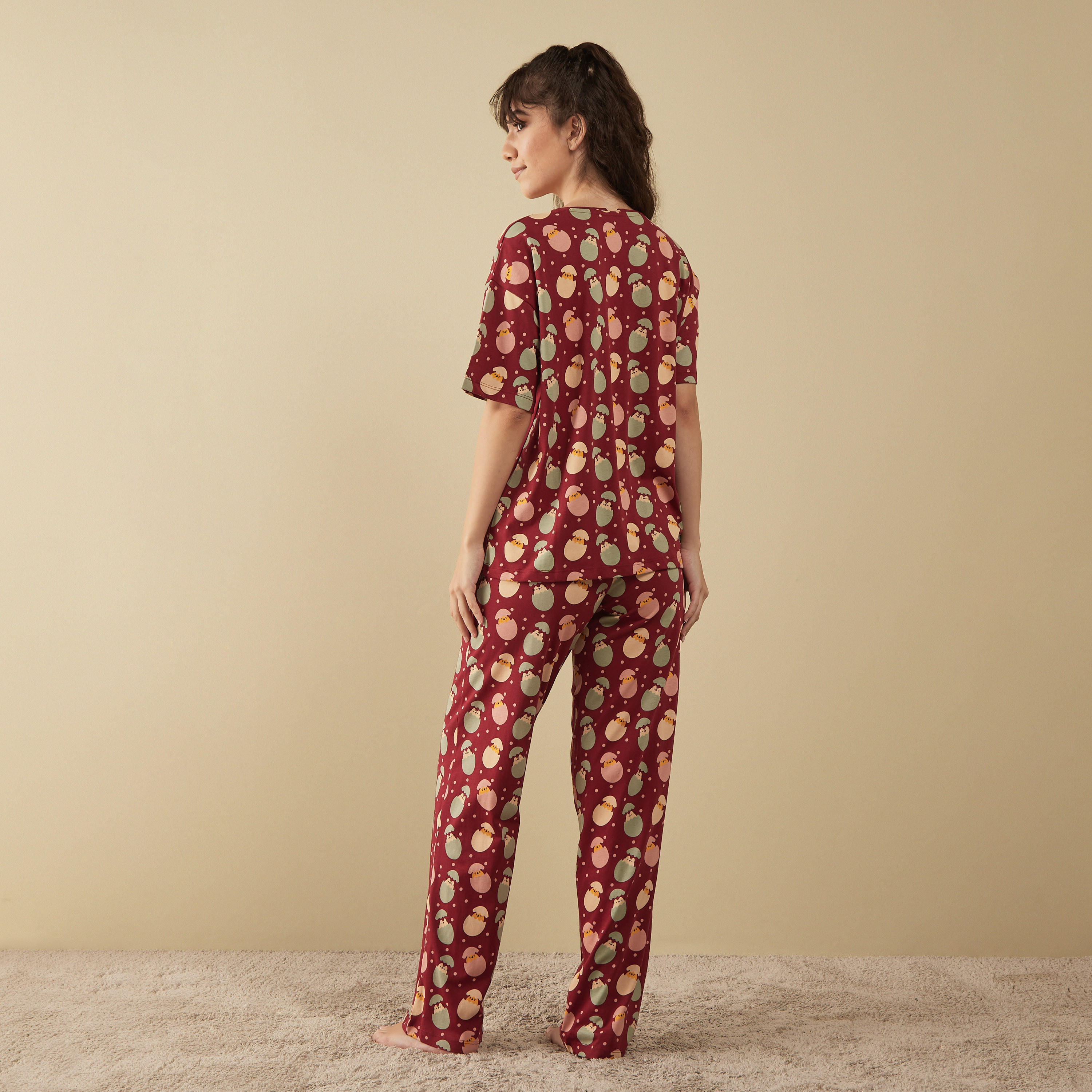 طقم بيجاما وتيشيرت بطبعات-women-clothing-nightwear-pyjamas-bottoms-image-4