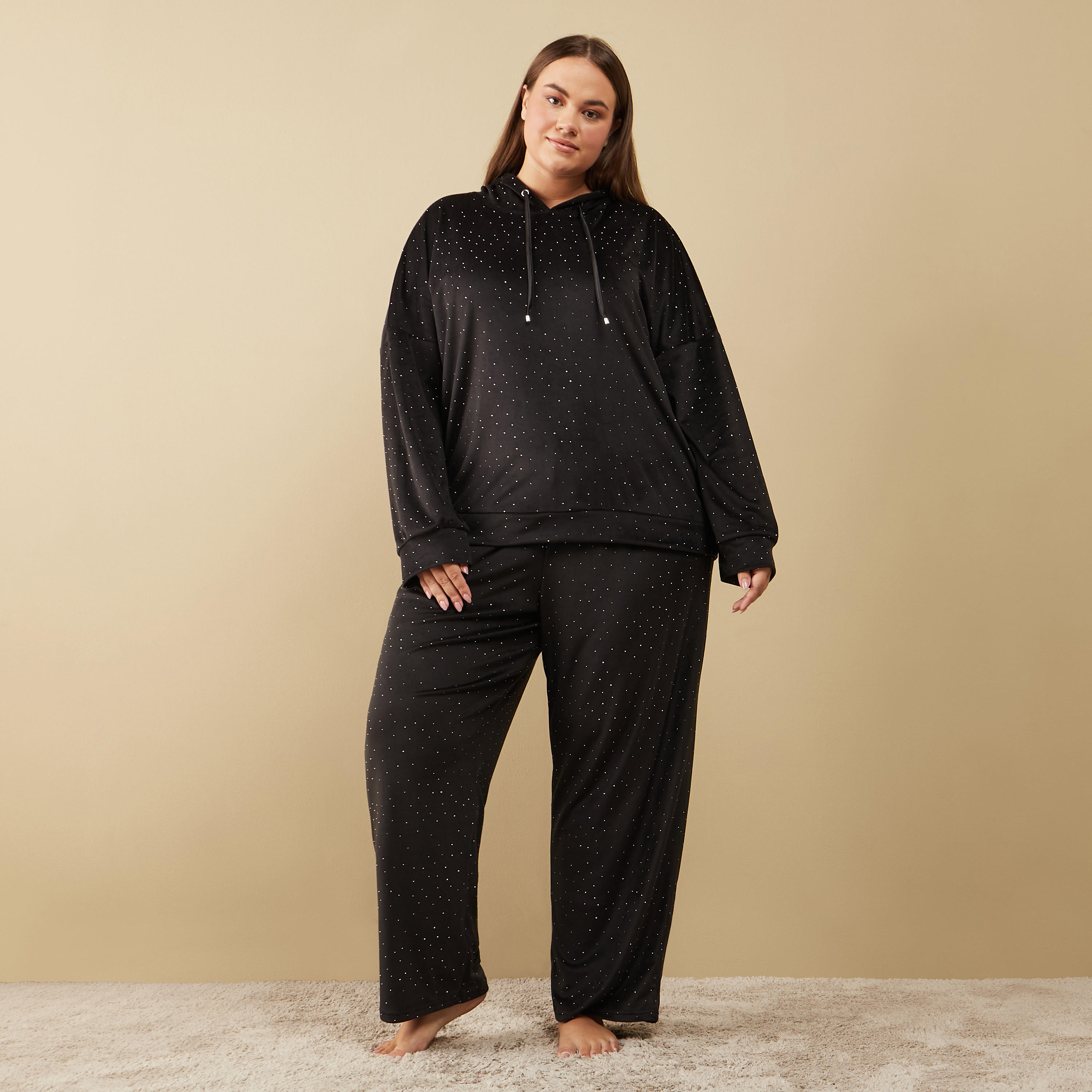 طقم بنطلون بيجاما وهودي بطبعات منقّطة-women-clothing-nightwear-pyjamas-longsets-image-1
