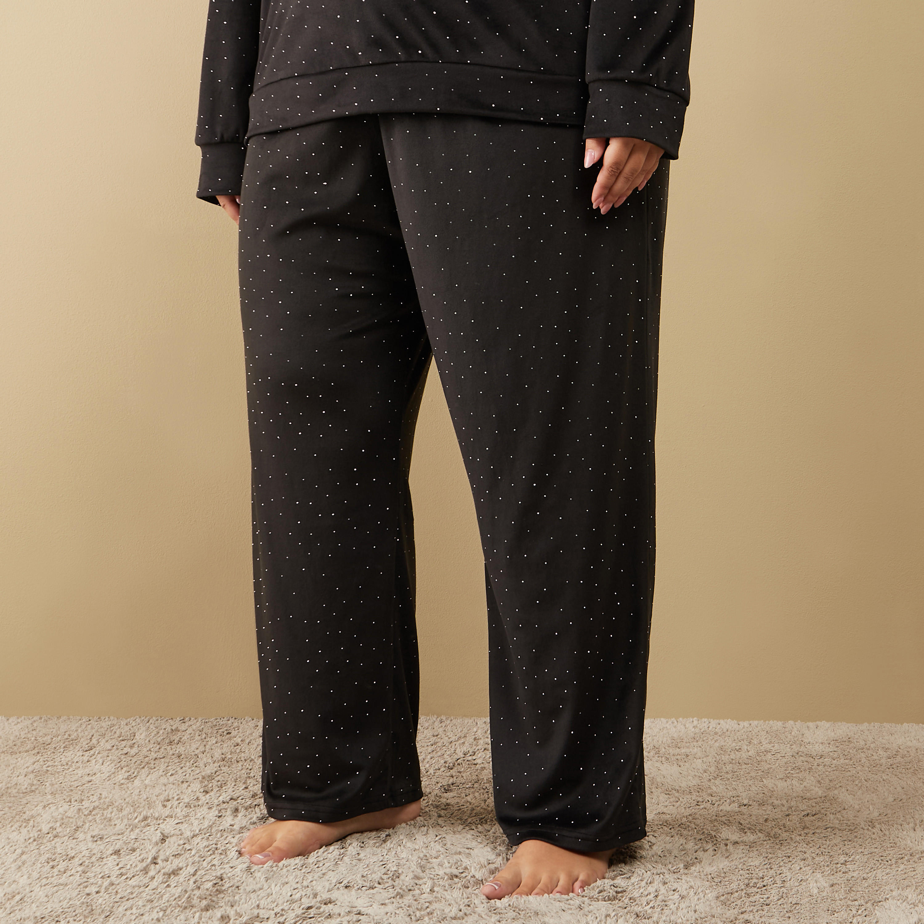 طقم بنطلون بيجاما وهودي بطبعات منقّطة-women-clothing-nightwear-pyjamas-longsets-image-3