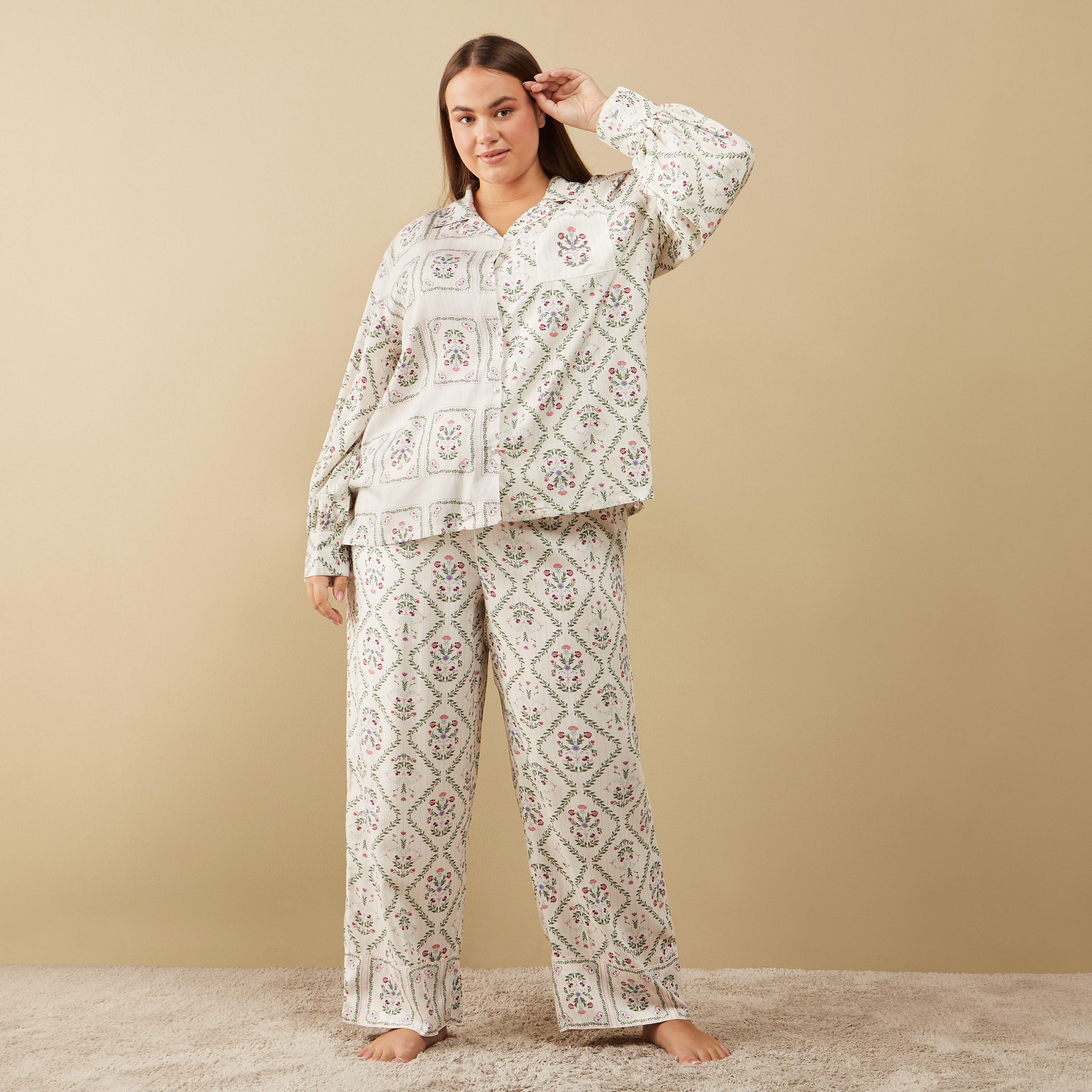 طقم بنطلون بيجاما وقميص بأكمام طويلة وطبعات زهرية-women-clothing-nightwear-pyjamas-longsets-image-1