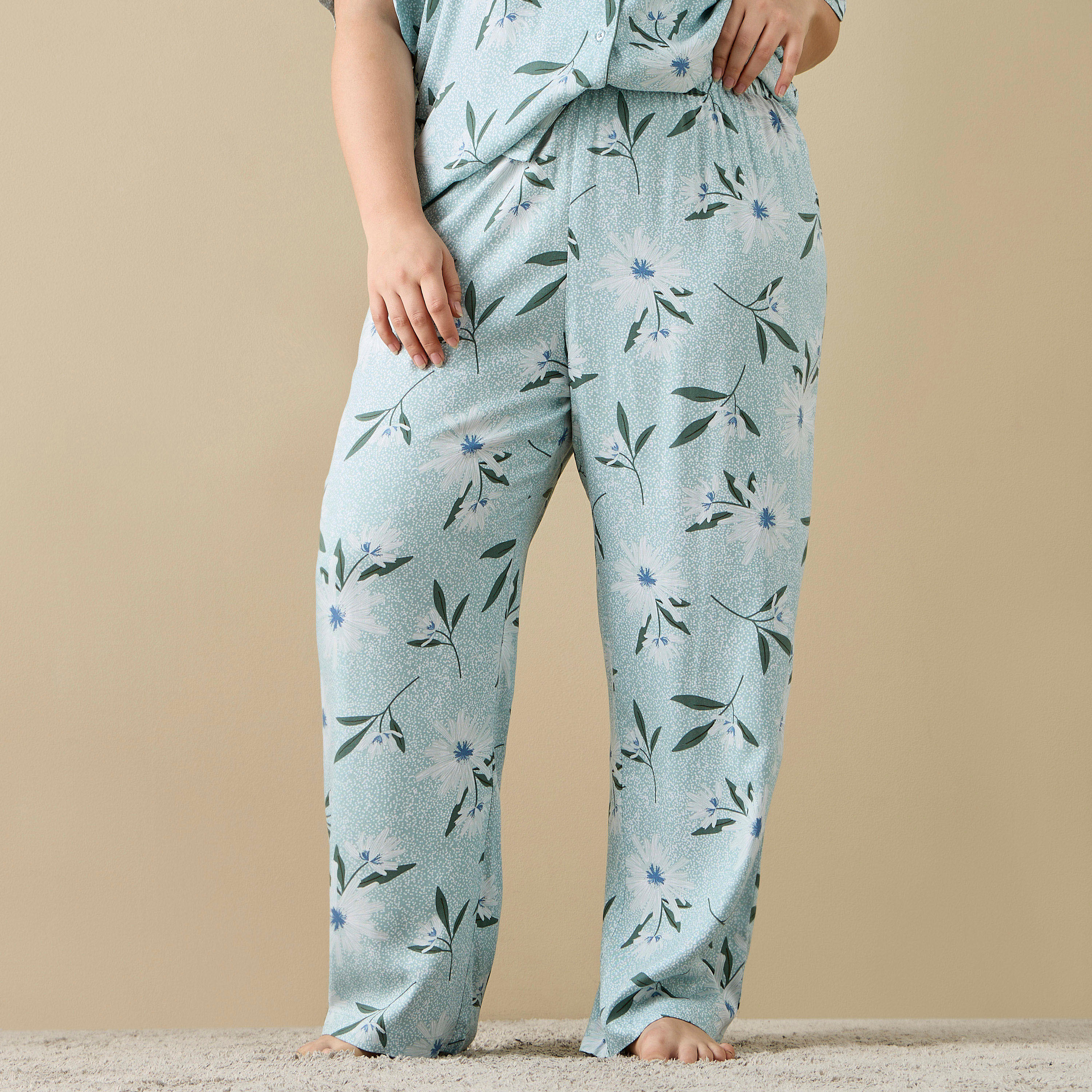 طقم بنطلون بيجاما وقميص بطبعات-women-clothing-nightwear-pyjamas-longsets-image-3