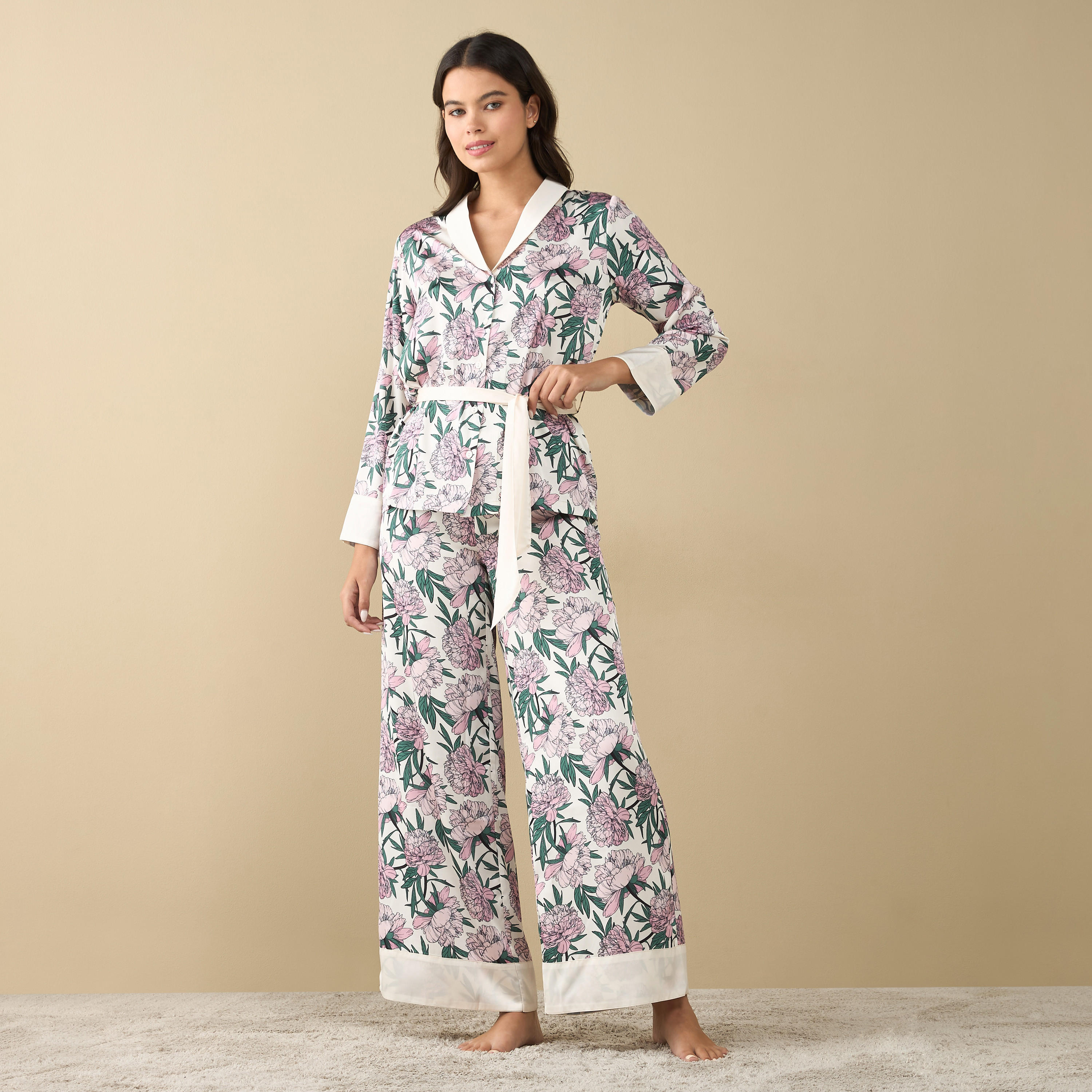 طقم بنطلون بيجاما وتيشيرت بأكمام طويلة وطبعات زهرية ورباط-women-clothing-nightwear-pyjamas-longsets-image-1