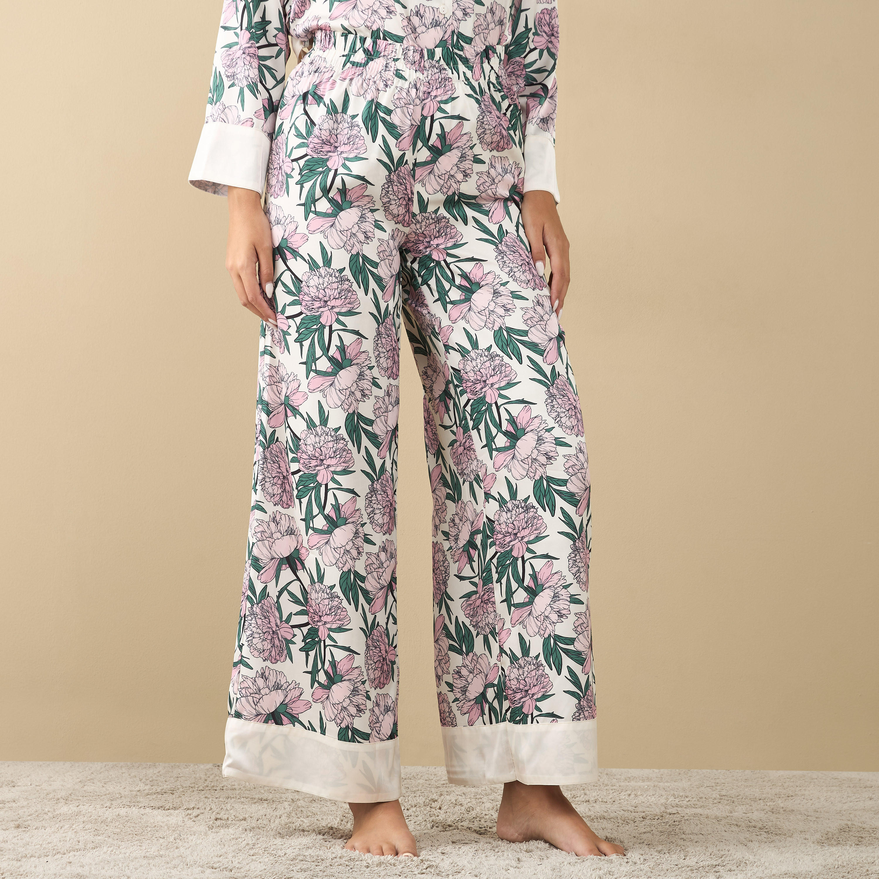 طقم بنطلون بيجاما وتيشيرت بأكمام طويلة وطبعات زهرية ورباط-women-clothing-nightwear-pyjamas-longsets-image-3
