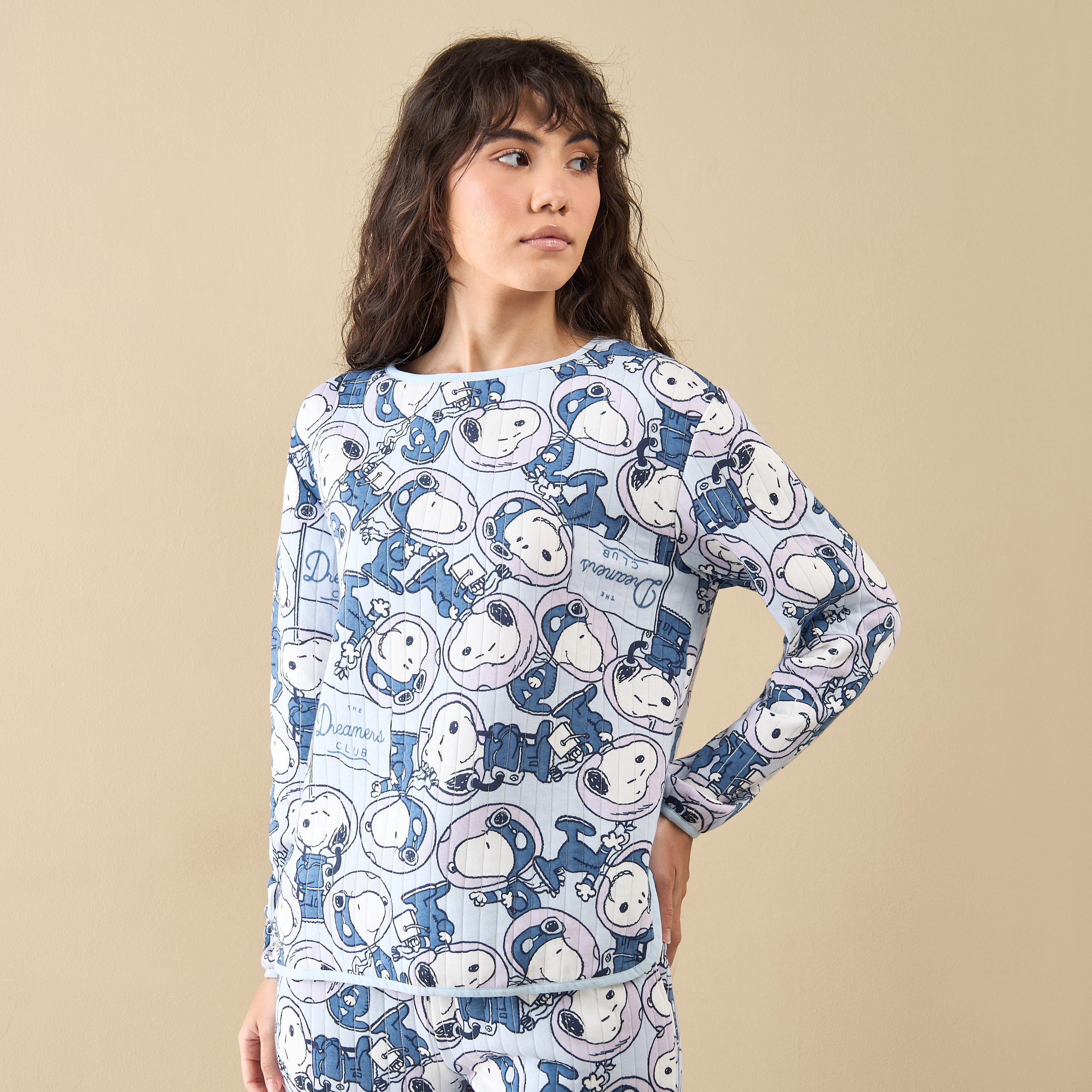 طقم بنطلون بيجاما مطاطي وتيشيرت بأكمام طويلة وطبعات سنوبي-women-clothing-nightwear-pyjamas-longsets-image-2