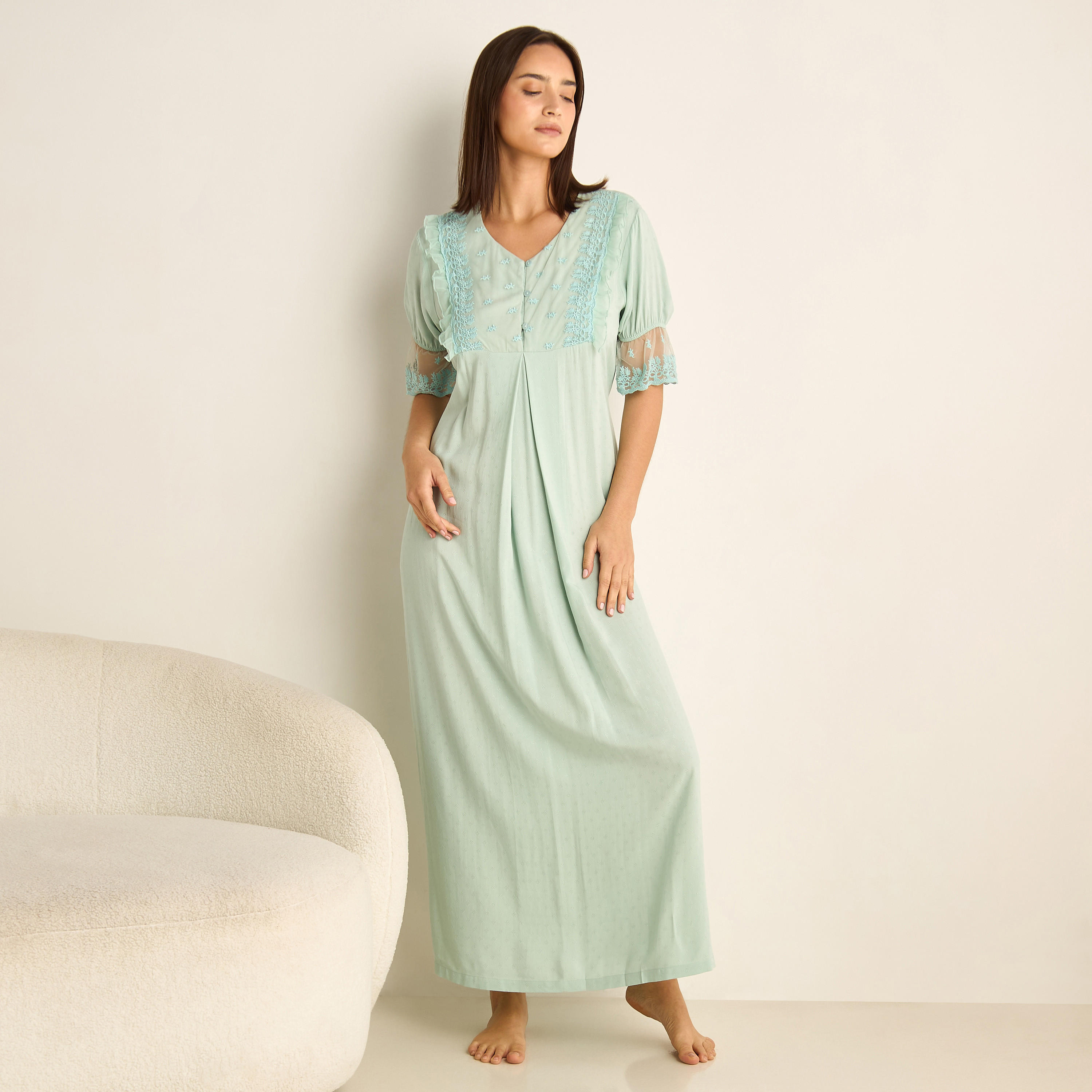 فستان نوم مطّرز مع سترة ووشاح-women-clothing-nightwear-nighties-image-2