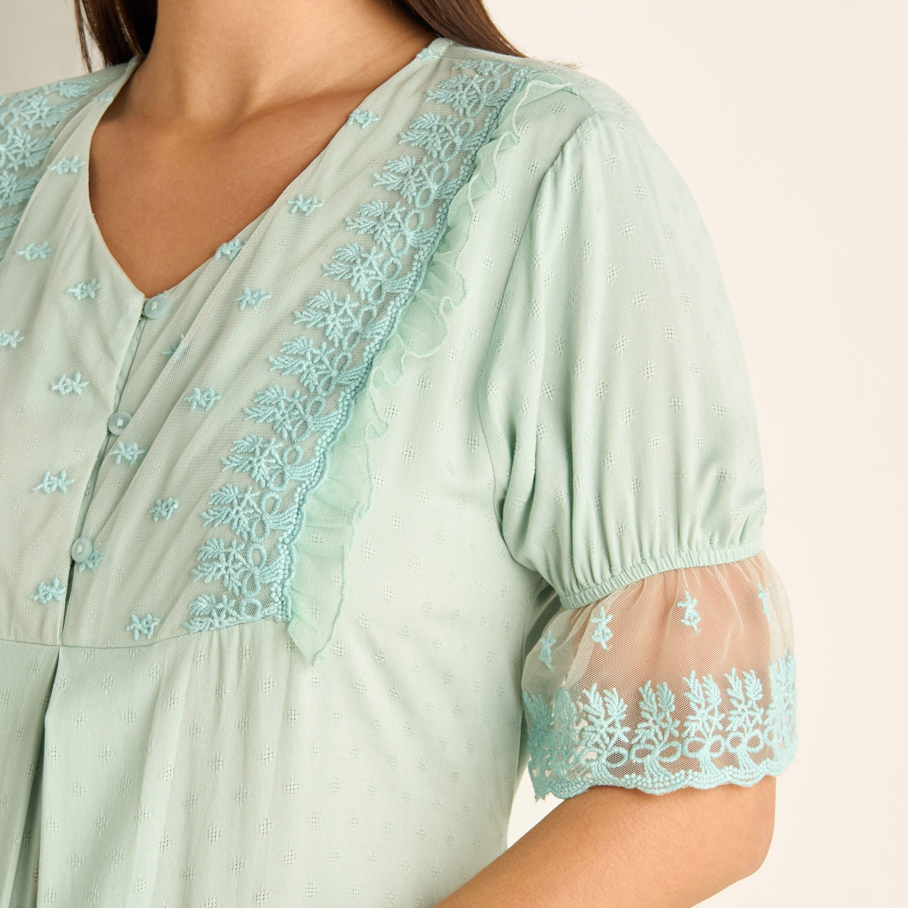 فستان نوم مطّرز مع سترة ووشاح-women-clothing-nightwear-nighties-image-6