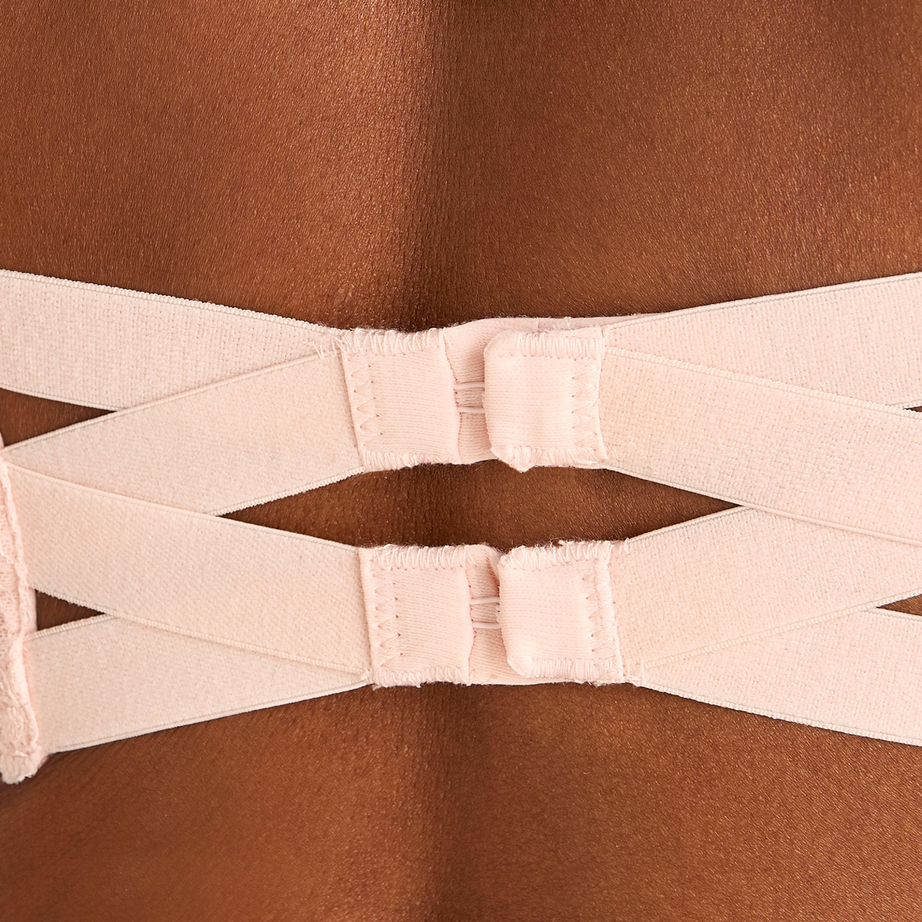 طقم صدريّة بالكونيت بتفاصيل دانتيل وسروال داخلي-women-clothing-lingerie-lingeriesets-image-14