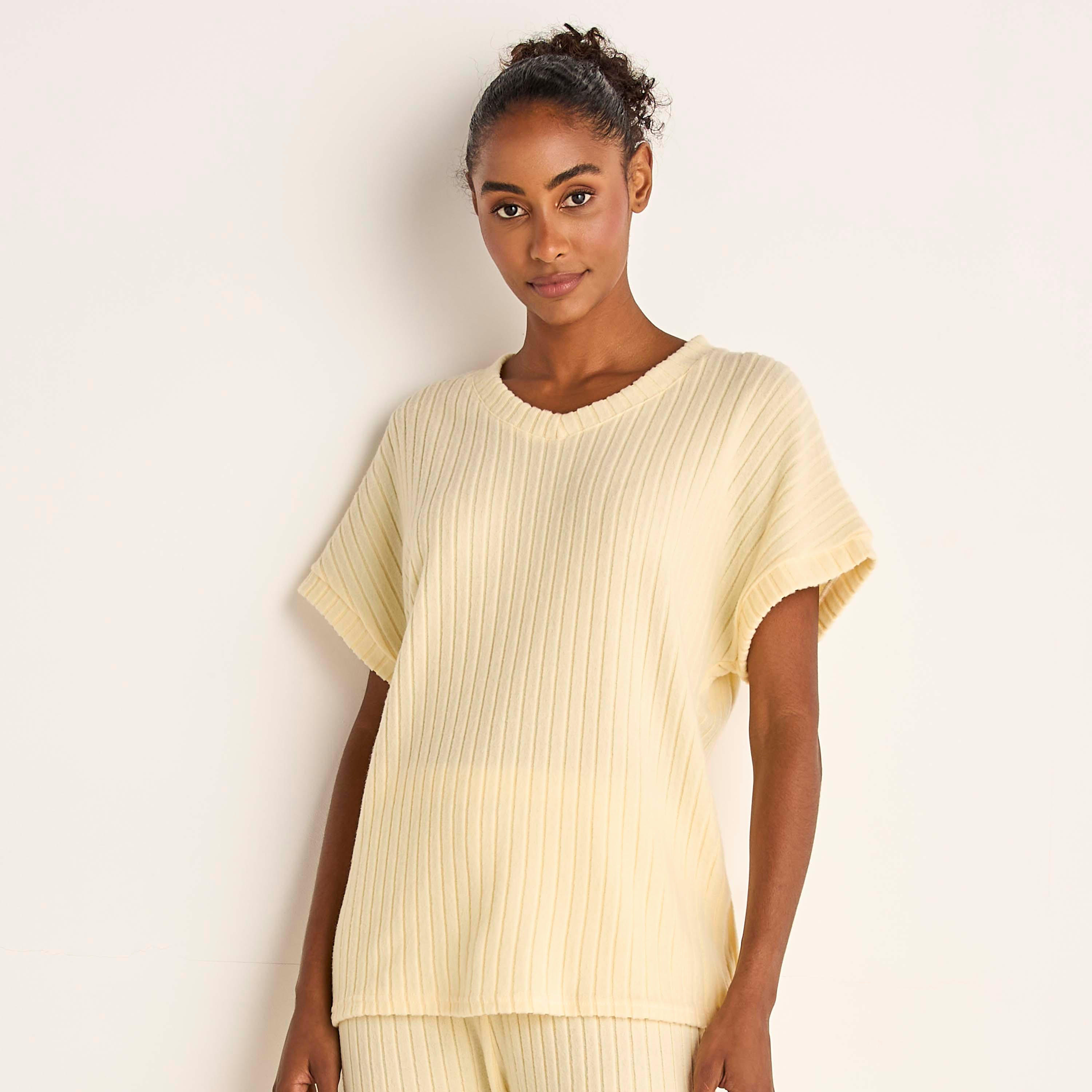 طقم بلوزة مضلعة بياقة V وبنطلون بيجاما بخصر مطاطي-women-clothing-nightwear-pyjamas-longsets-image-6