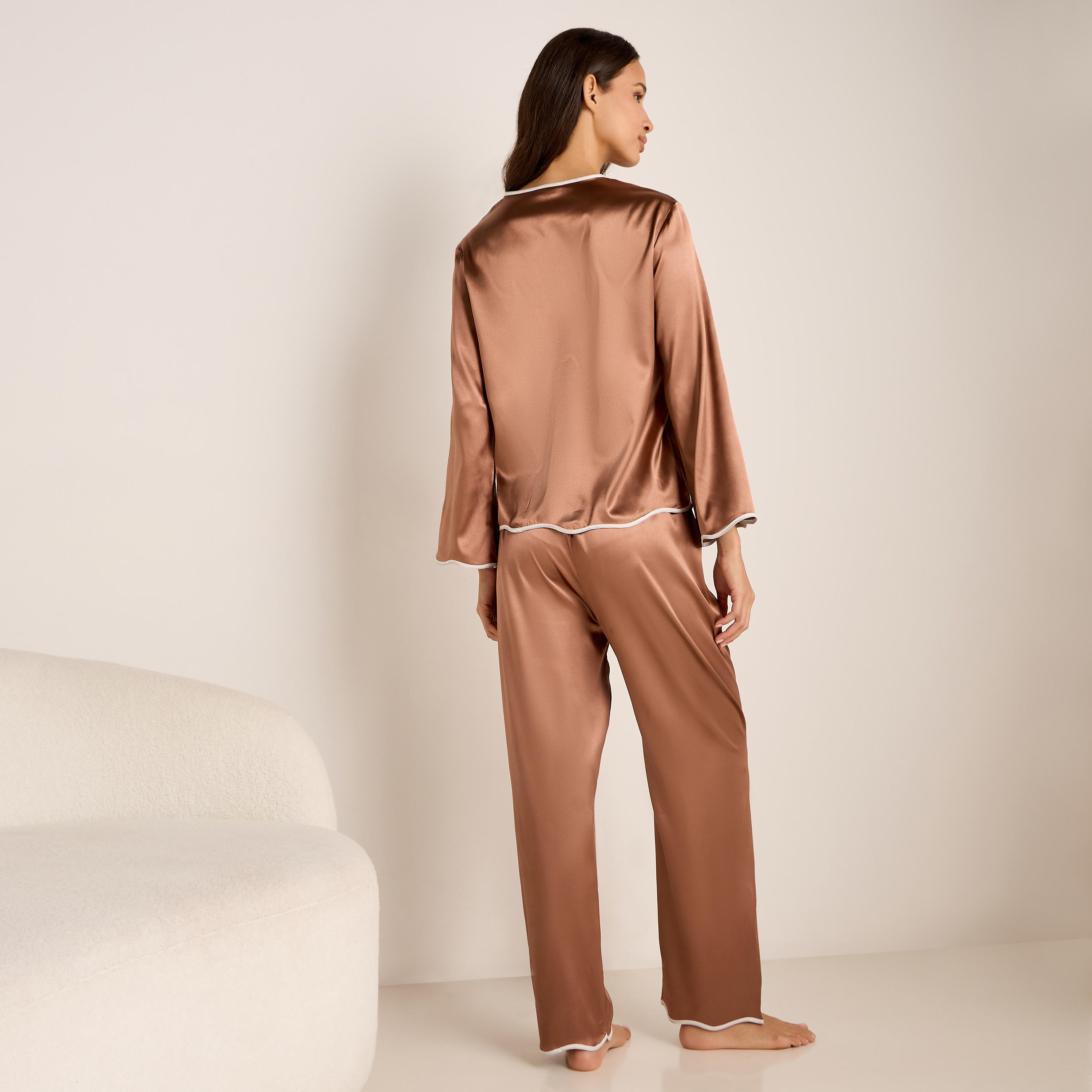 طقم بيجاما ساتان بخطوط مغايرة مع قناع عينين-women-clothing-nightwear-pyjamas-longsets-image-3