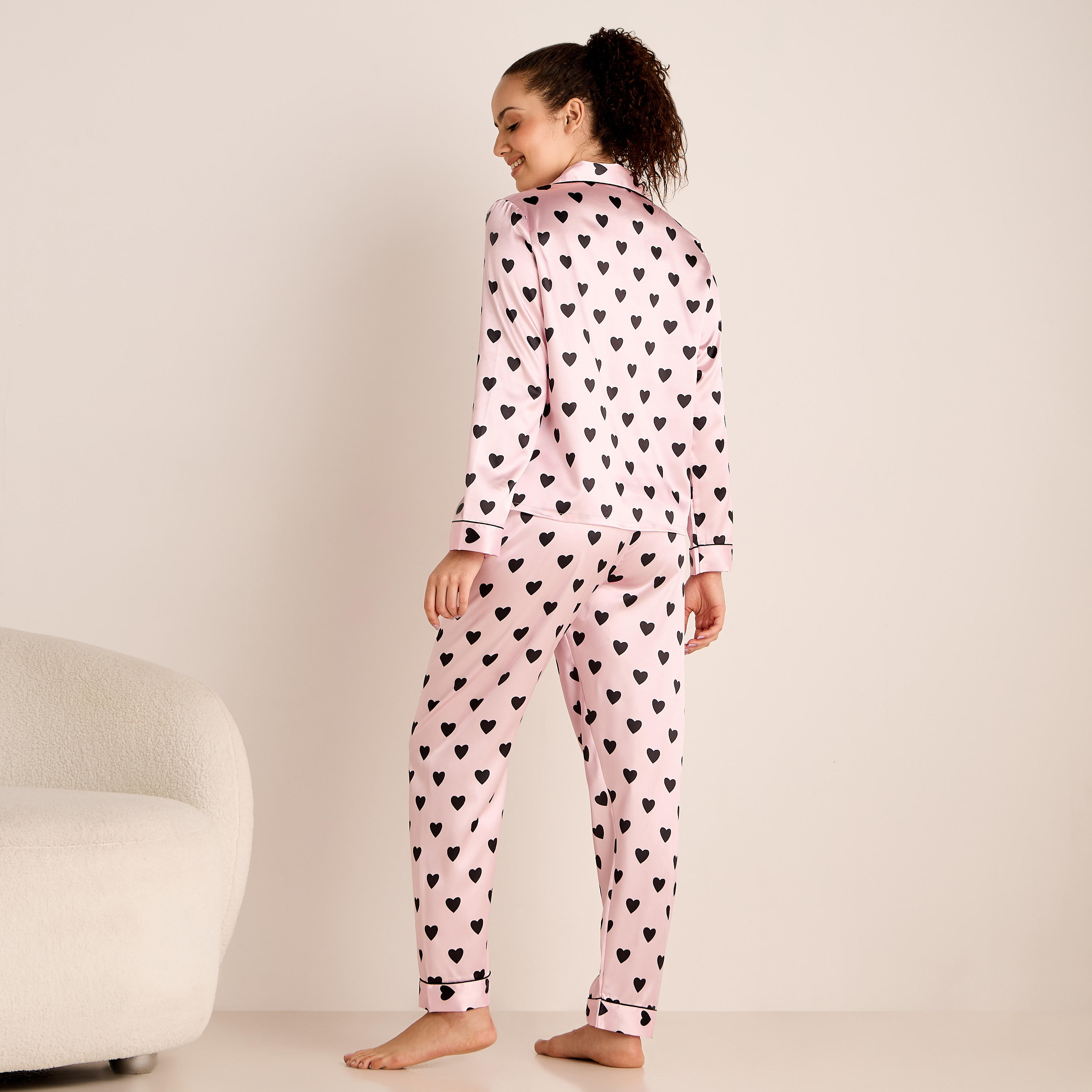 طقم بنطلون بيجاما وقميص بأكمام طويلة وطبعات قلوب-women-clothing-nightwear-pyjamas-longsets-image-4