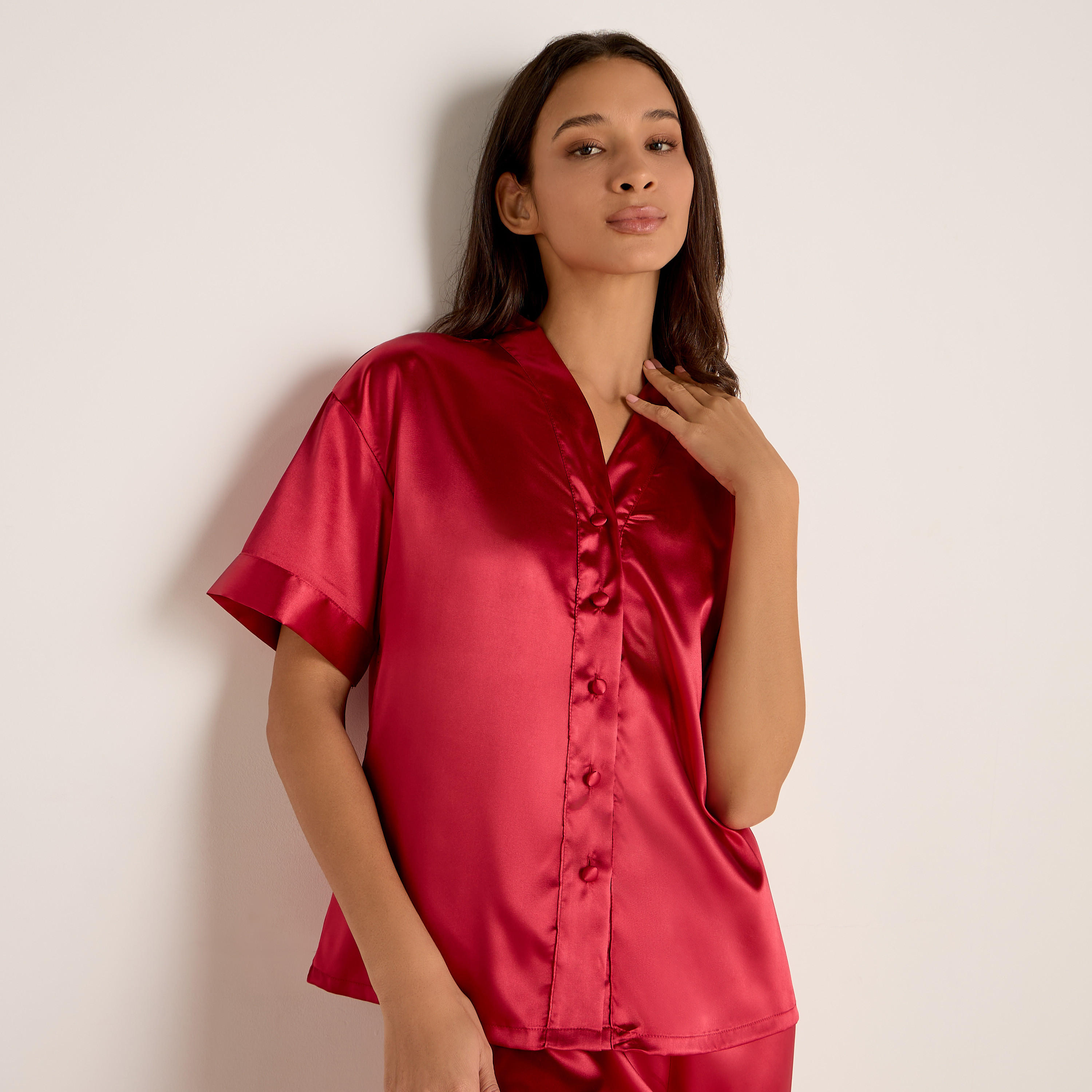 طقم بنطلون بيجاما بخصر مطاطي وبلوزة بياقة V وأكمام قصيرة-women-clothing-nightwear-pyjamas-longsets-image-4