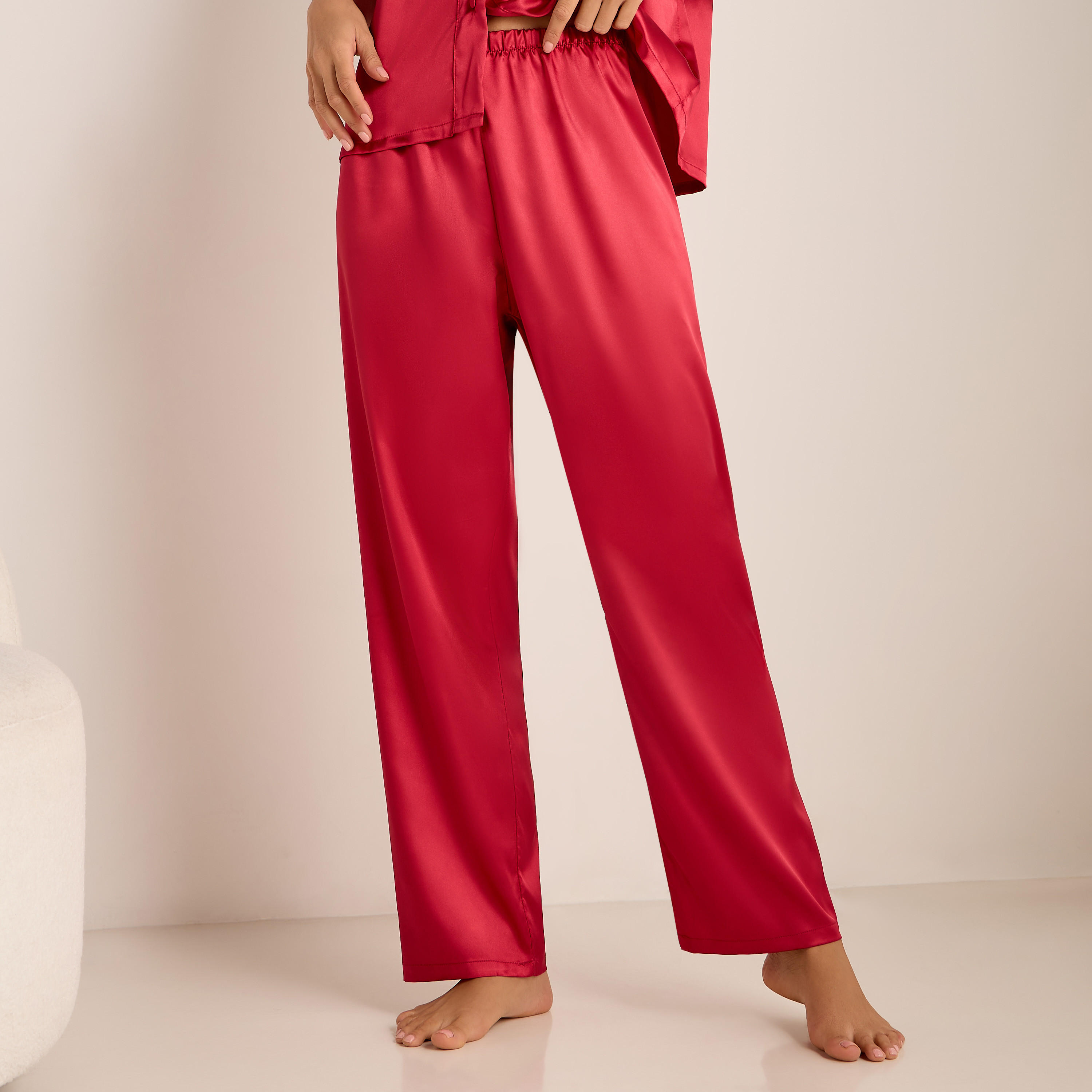 طقم بنطلون بيجاما بخصر مطاطي وبلوزة بياقة V وأكمام قصيرة-women-clothing-nightwear-pyjamas-longsets-image-3
