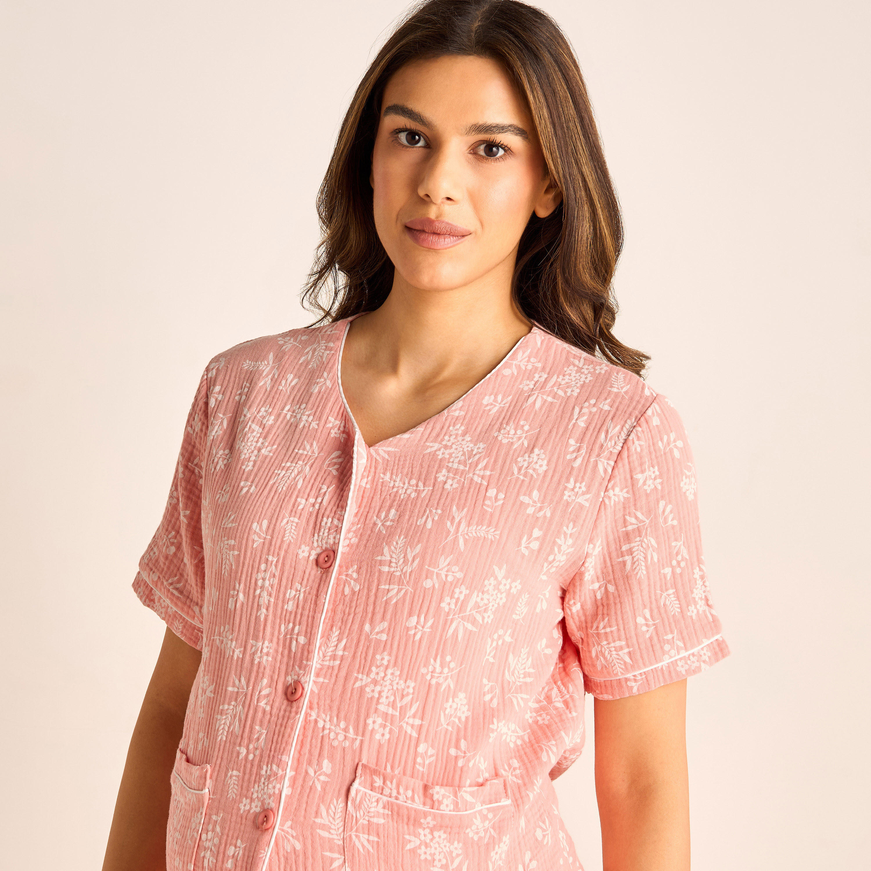 طقم بنطلون بيجاما بخصر مطاطي وقميص للحوامل بطبعات زهرية-women-clothing-nightwear-pyjamas-longsets-image-5