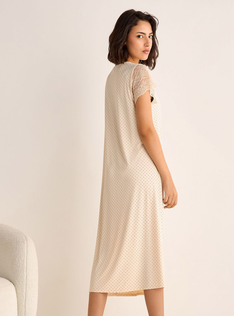 فستان نوم بأكمام قصيرة وياقة حرف V وطبعات منقطة-women-clothing-nightwear-nighties-image-3